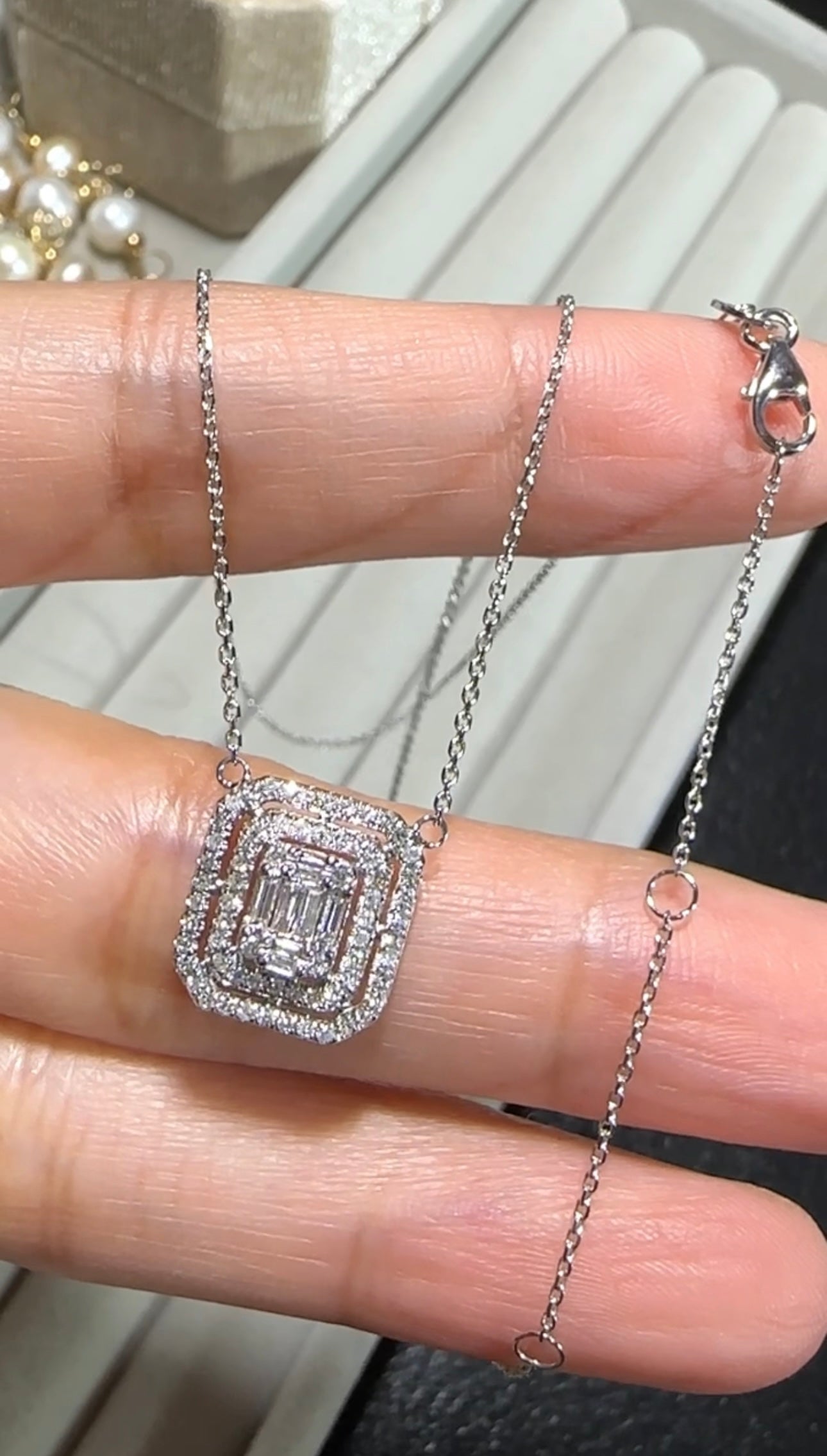 EMMY Emerald Necklace