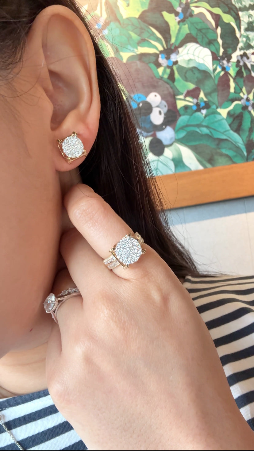 VICTORIA Luxe Square Studs