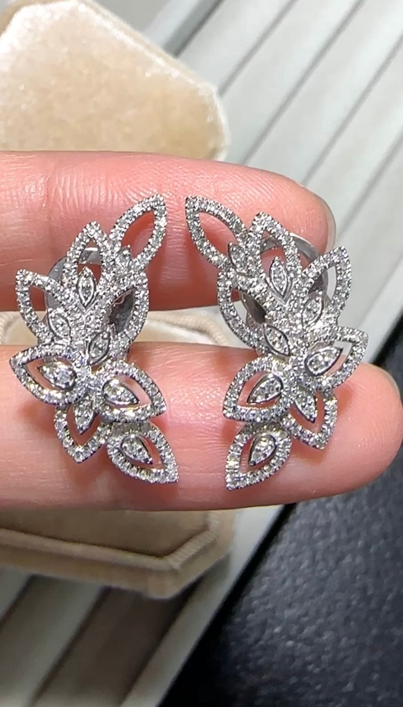 WILLOW Leaves Design Earrings