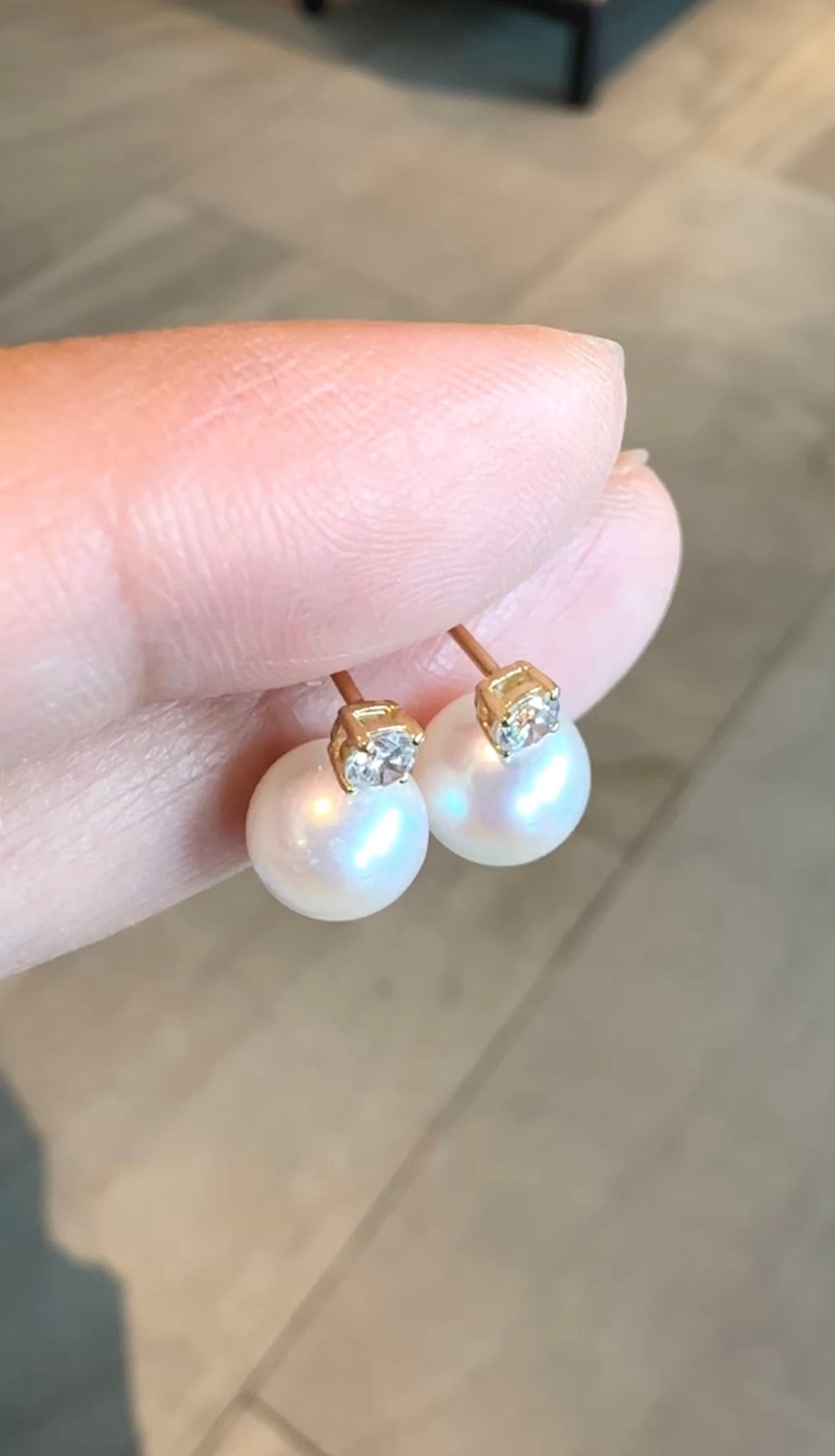 AMAYA Akoya Pearl Stud Earrings