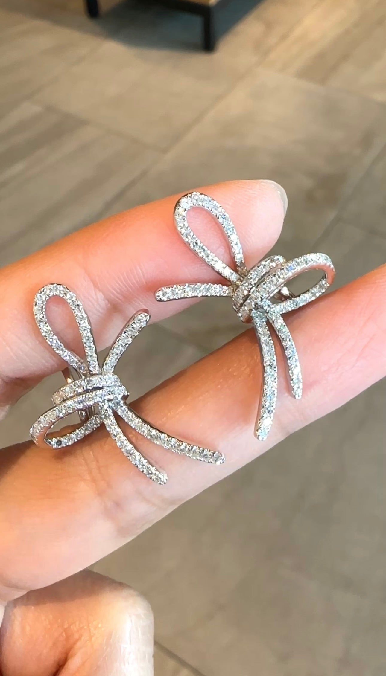 BRIELLE Bow Accent Earrings