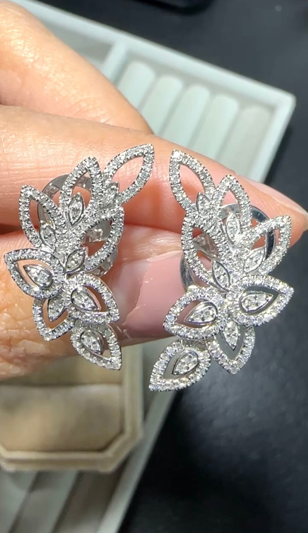 WILLOW Leaves Design Earrings