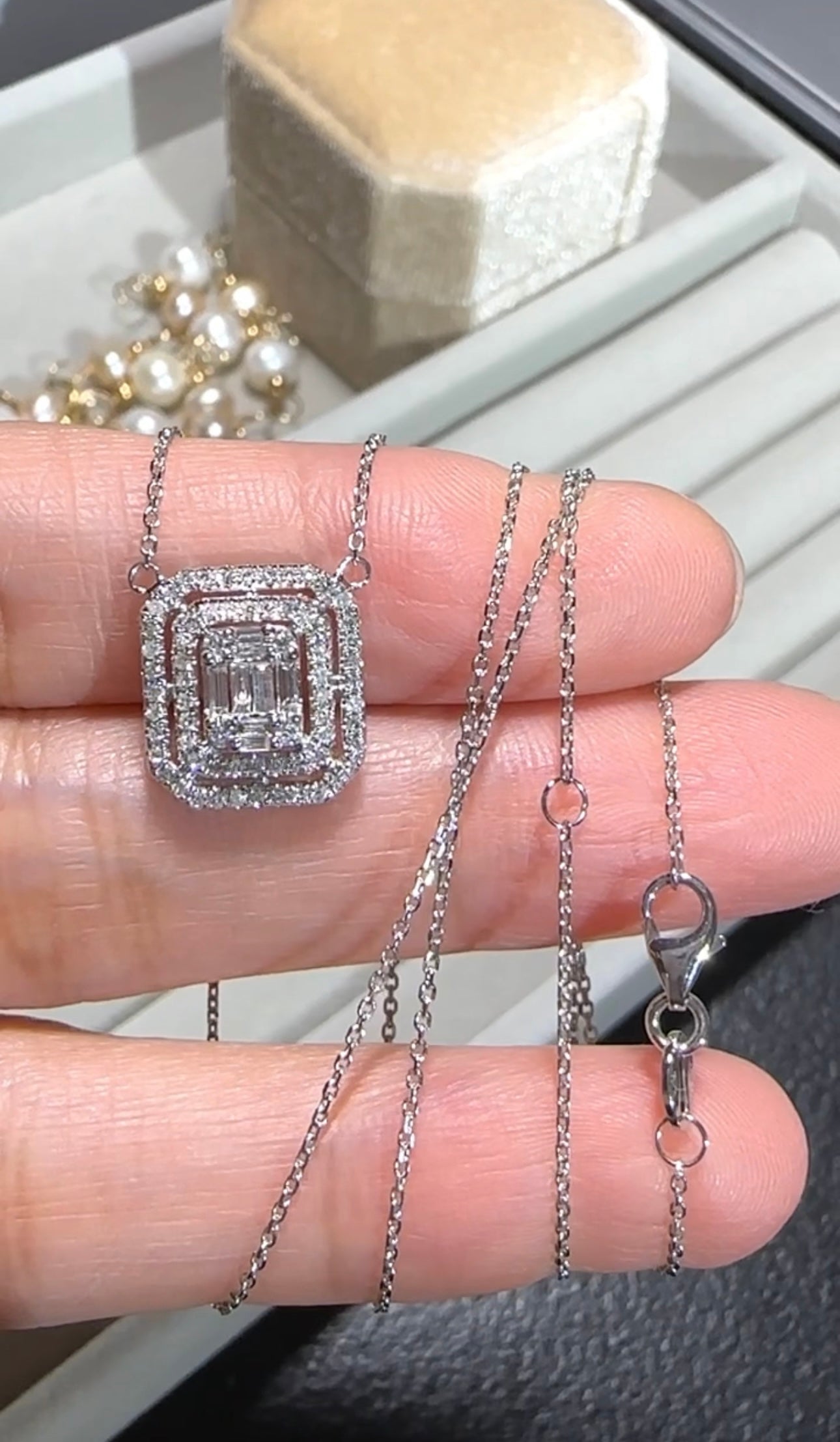 EMMY Emerald Necklace