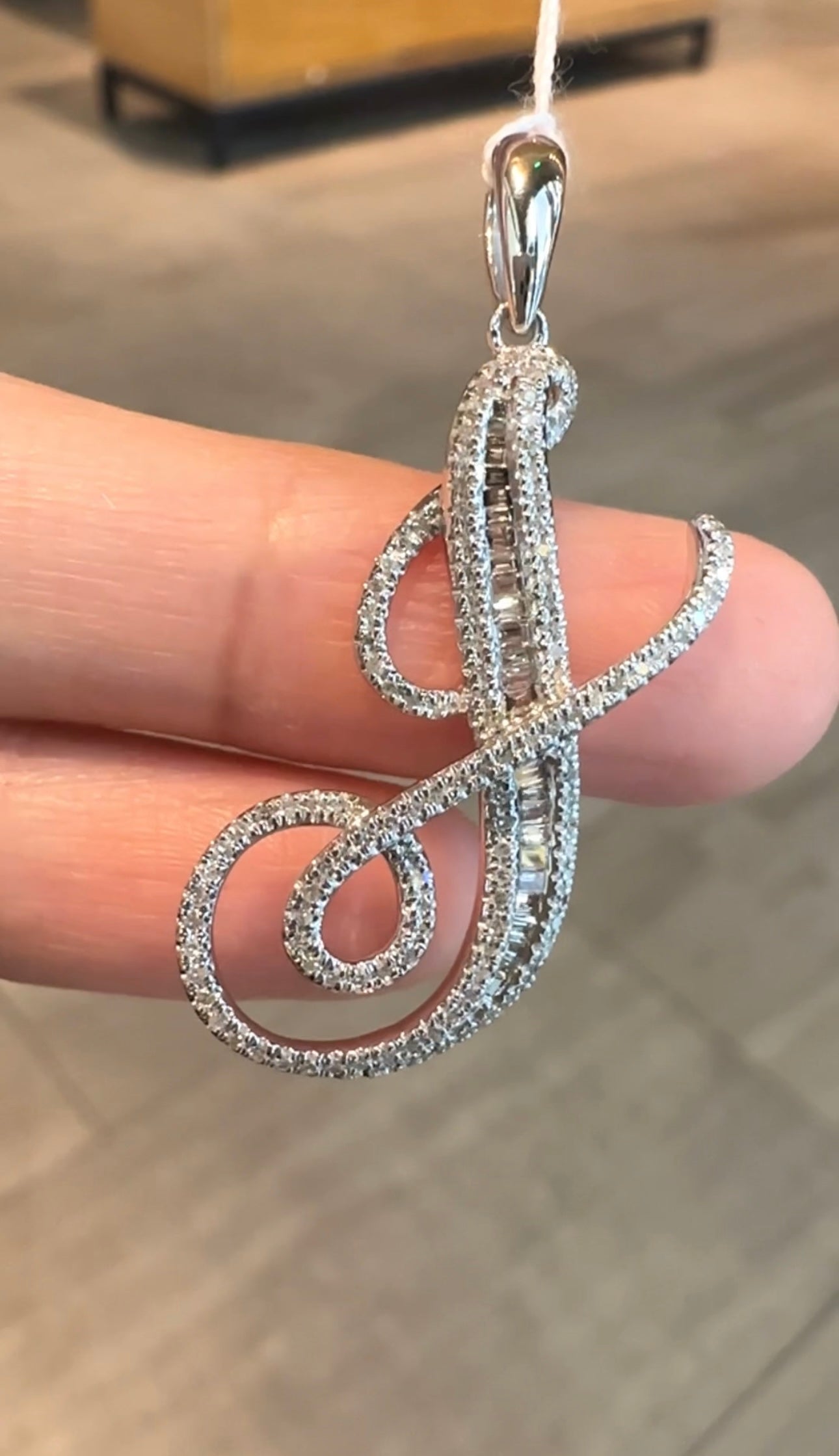 JUNIE J Diamond Pendant