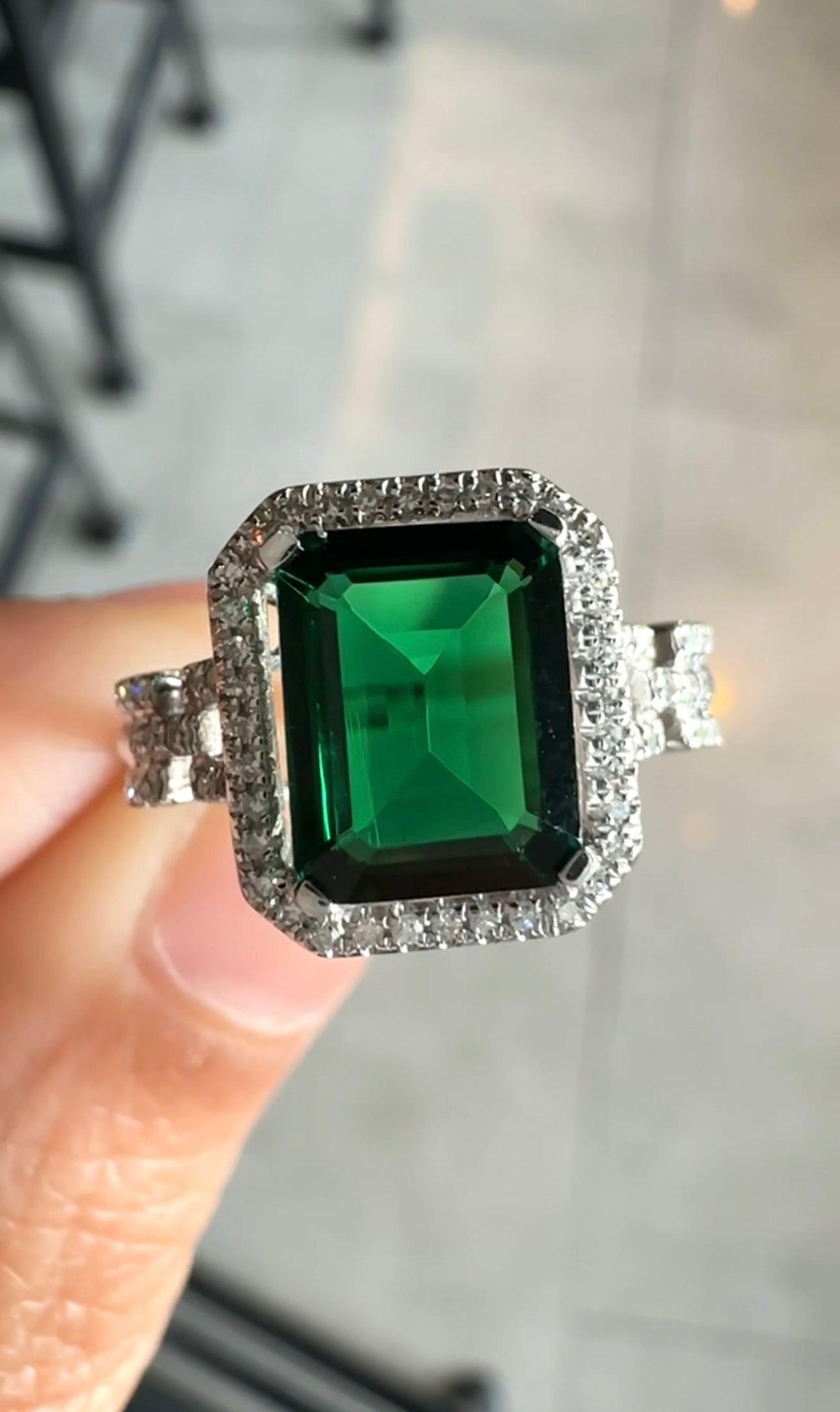 Nalia Emerald Ring