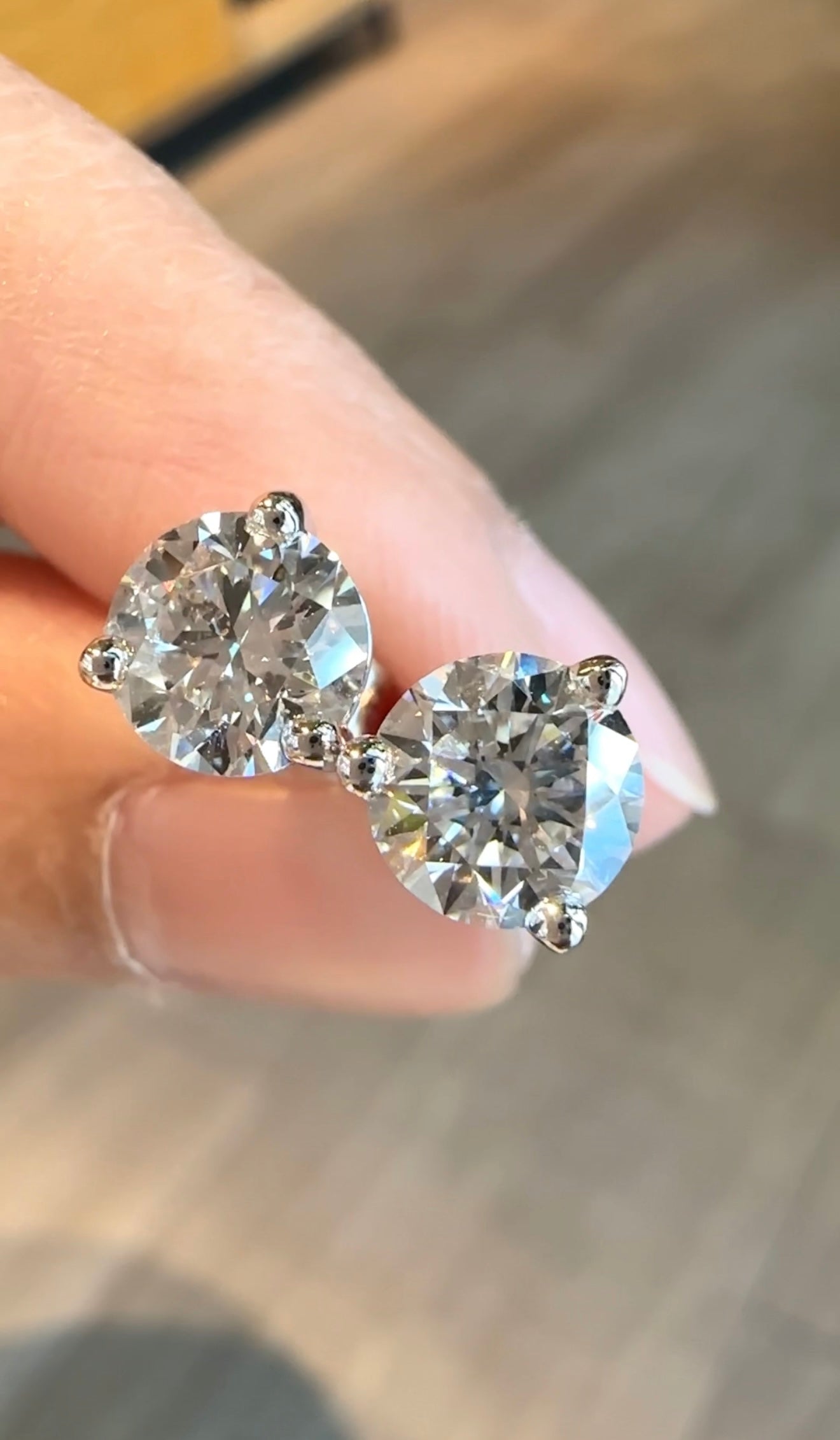 Nina 1-Carat Round Earrings