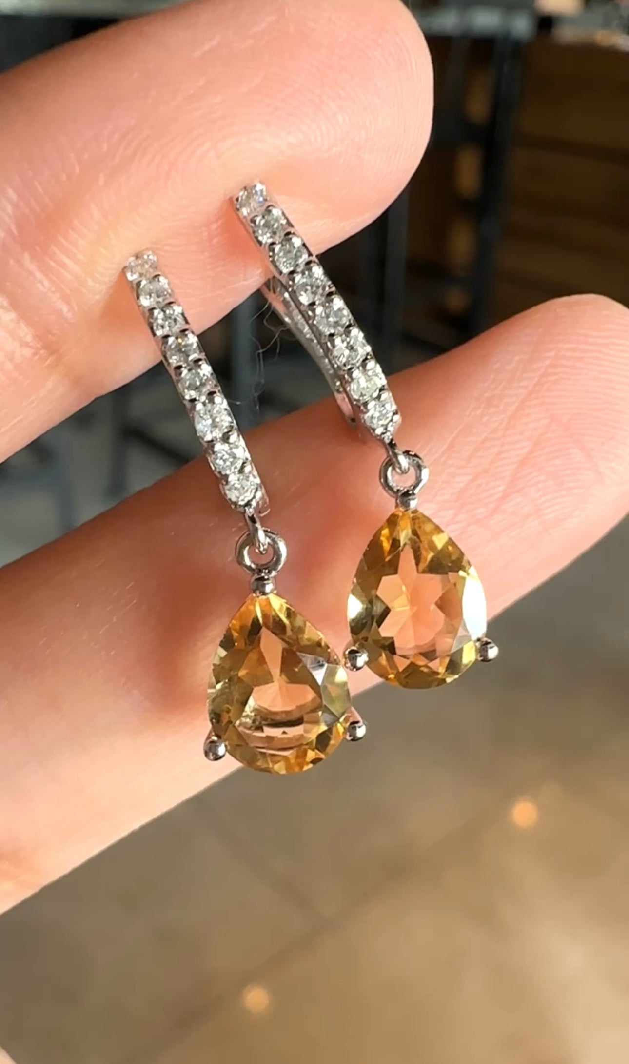 ZARINA Citrine Dangling Earrings