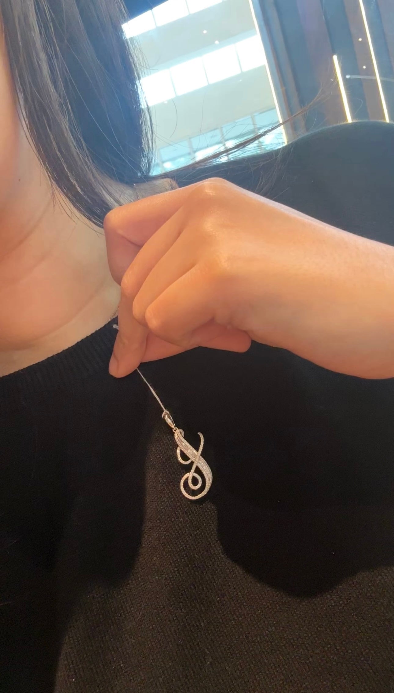 JUNIE J Diamond Pendant