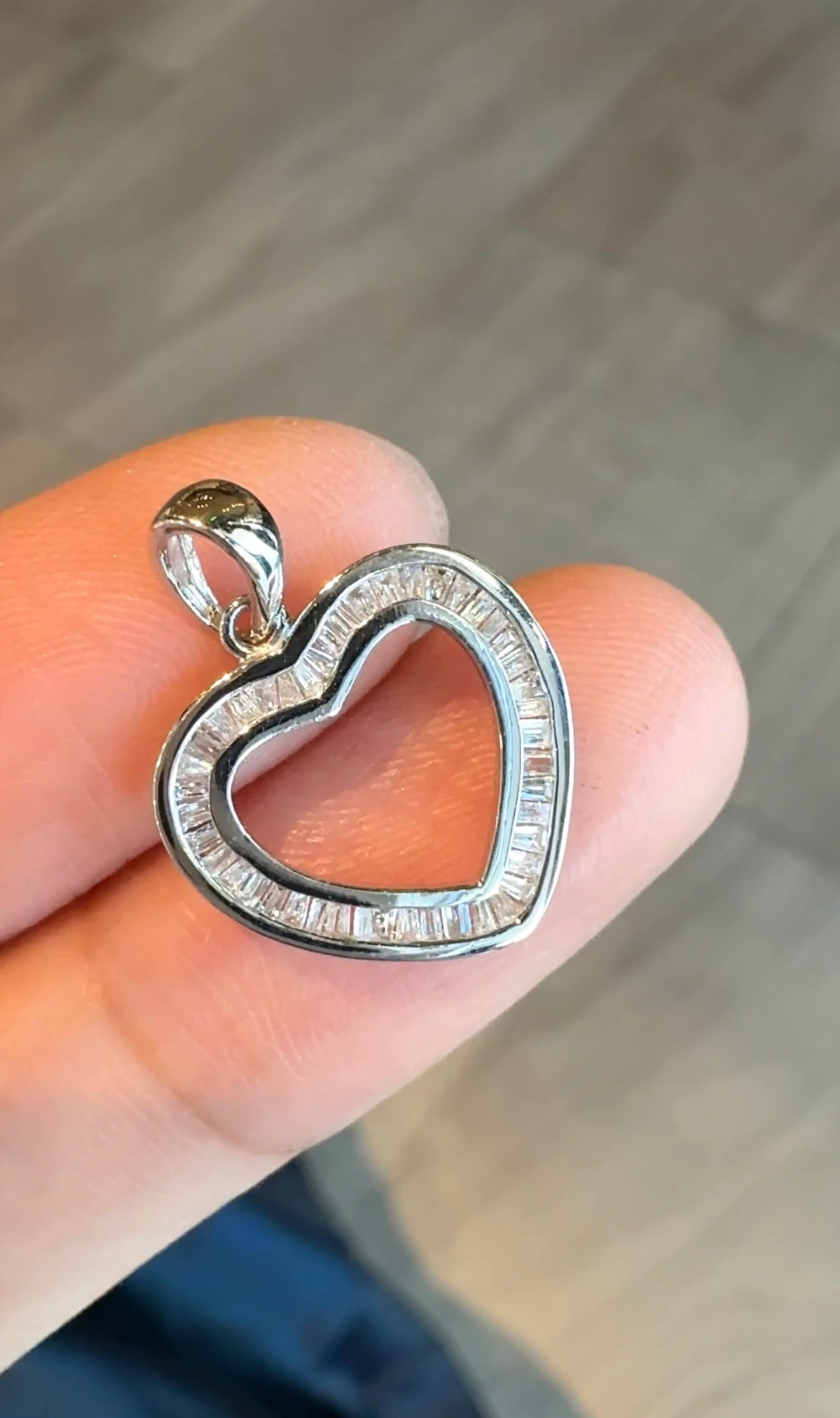 Ria Heart Pendant