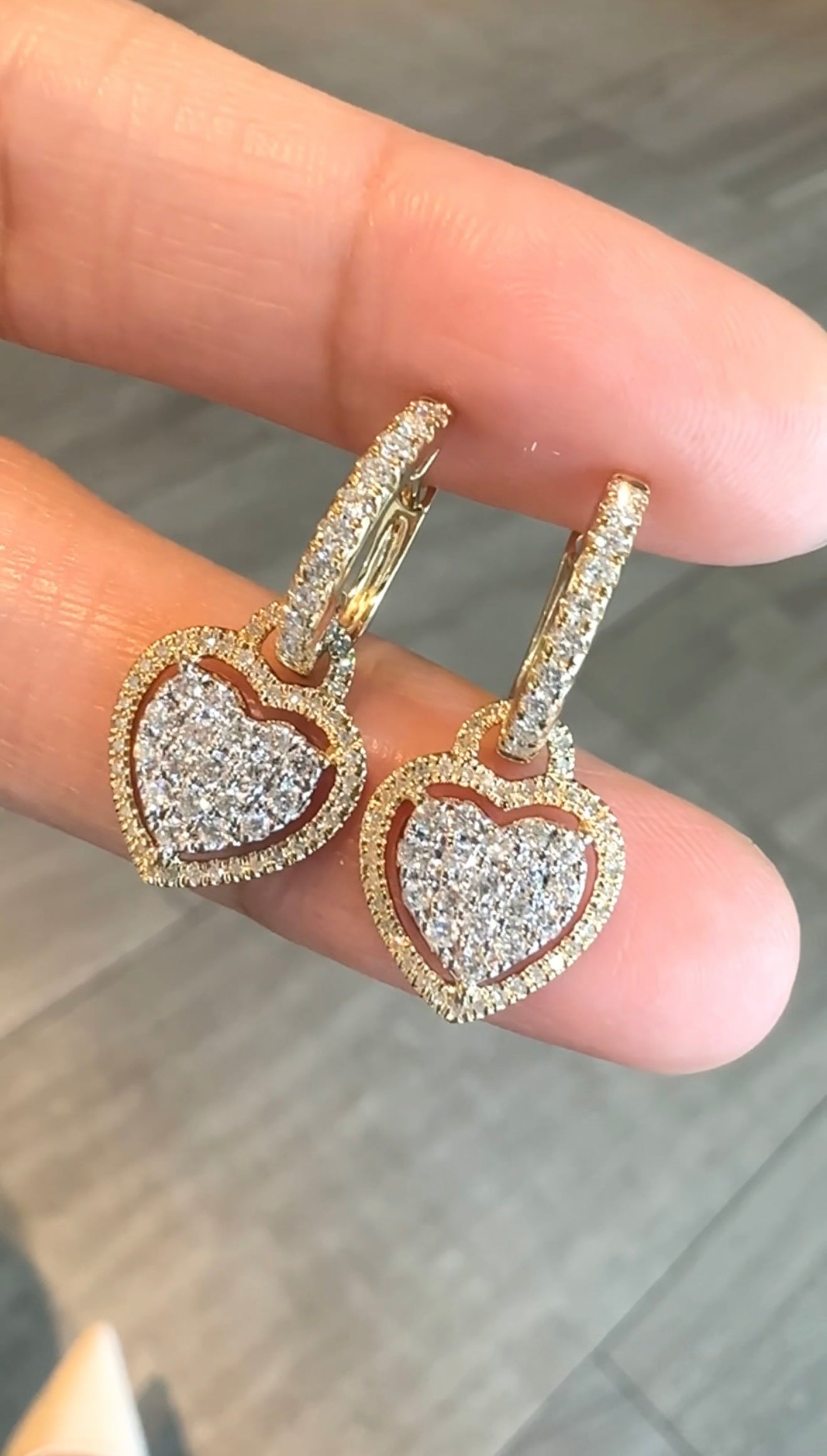 Hana Heart Dangling Earrings
