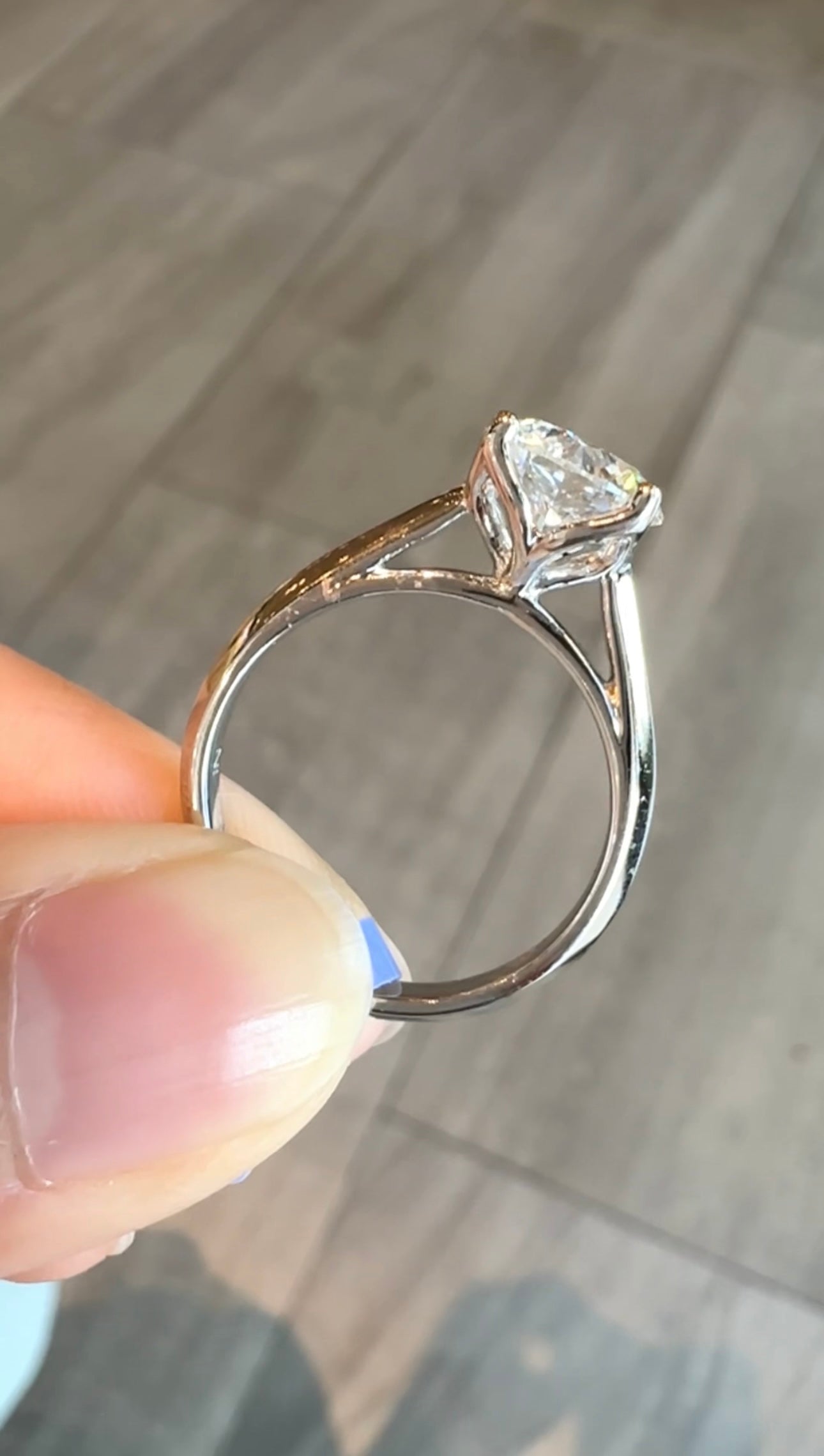 Yuli 2-Carat Round Solitaire Ring