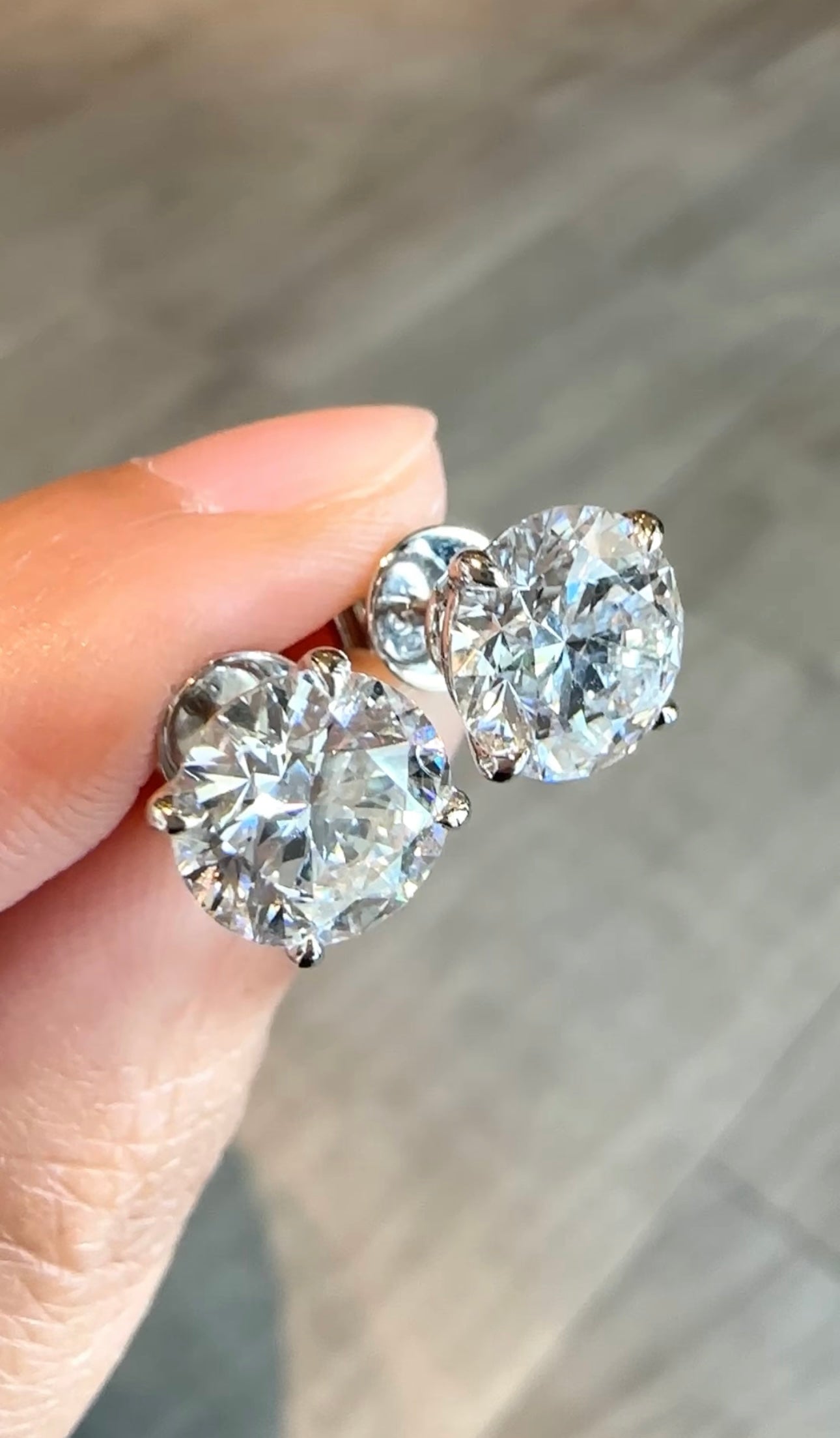 Susan 2-Carat Round Earrings