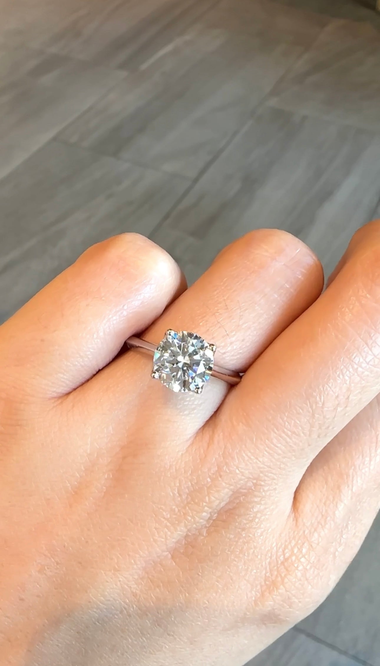 Yuli 2-Carat Round Solitaire Ring