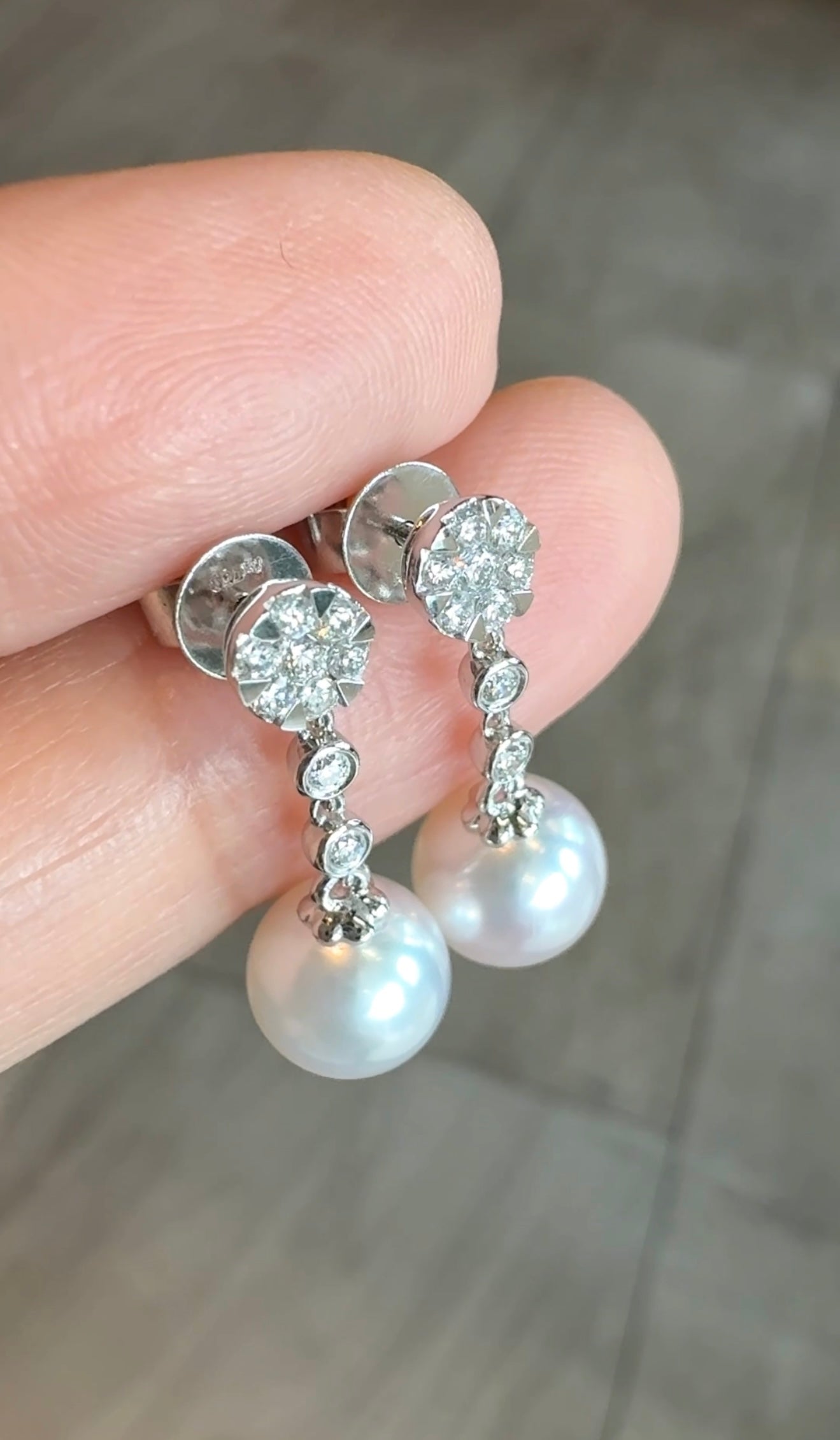 Denise Dangling Pearl