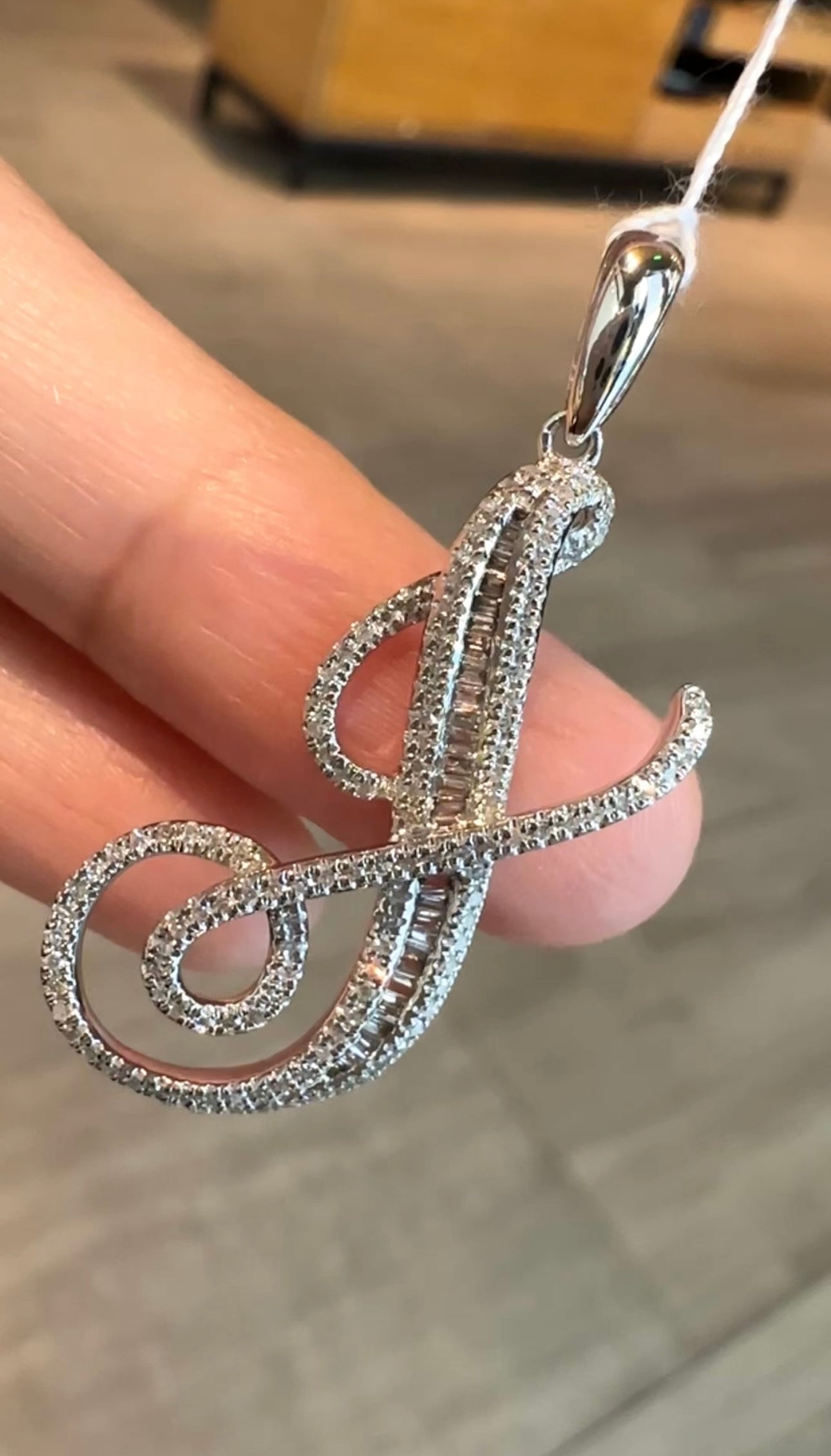 JUNIE J Diamond Pendant