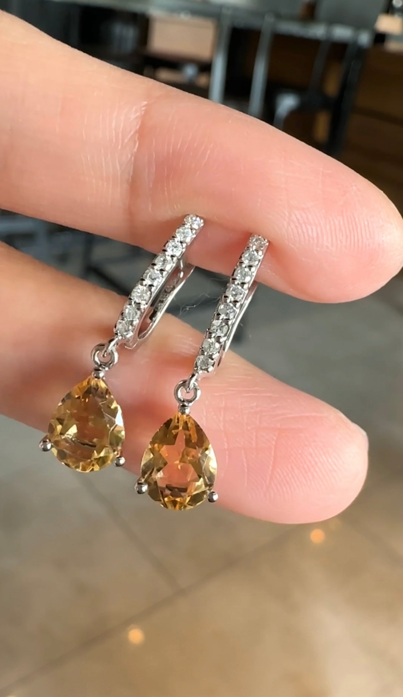 ZARINA Citrine Dangling Earrings