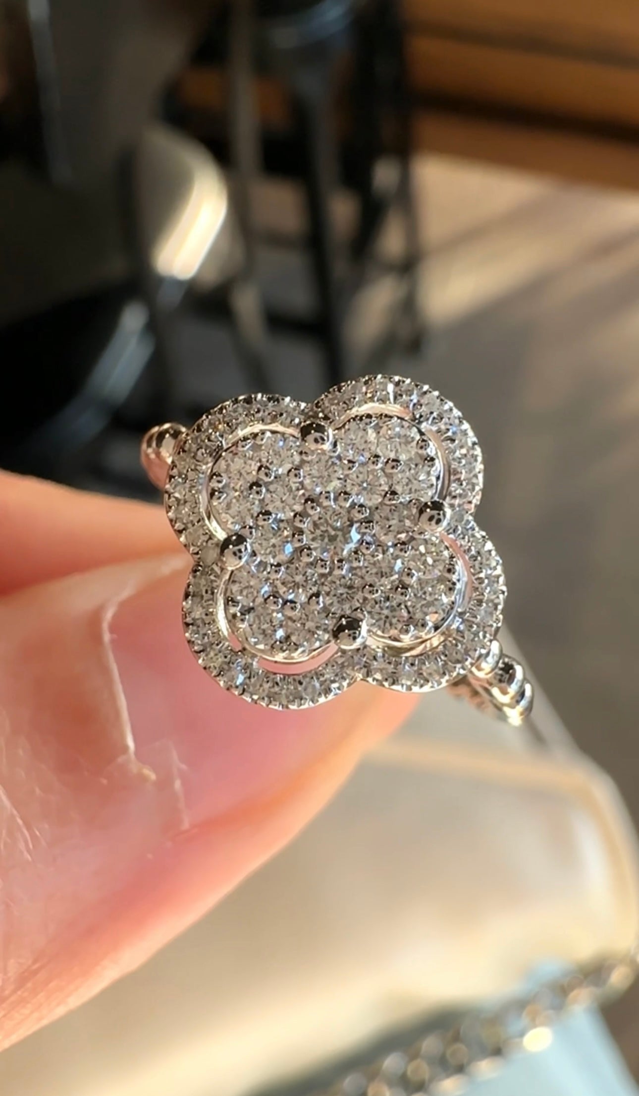 Vina Clover Ring