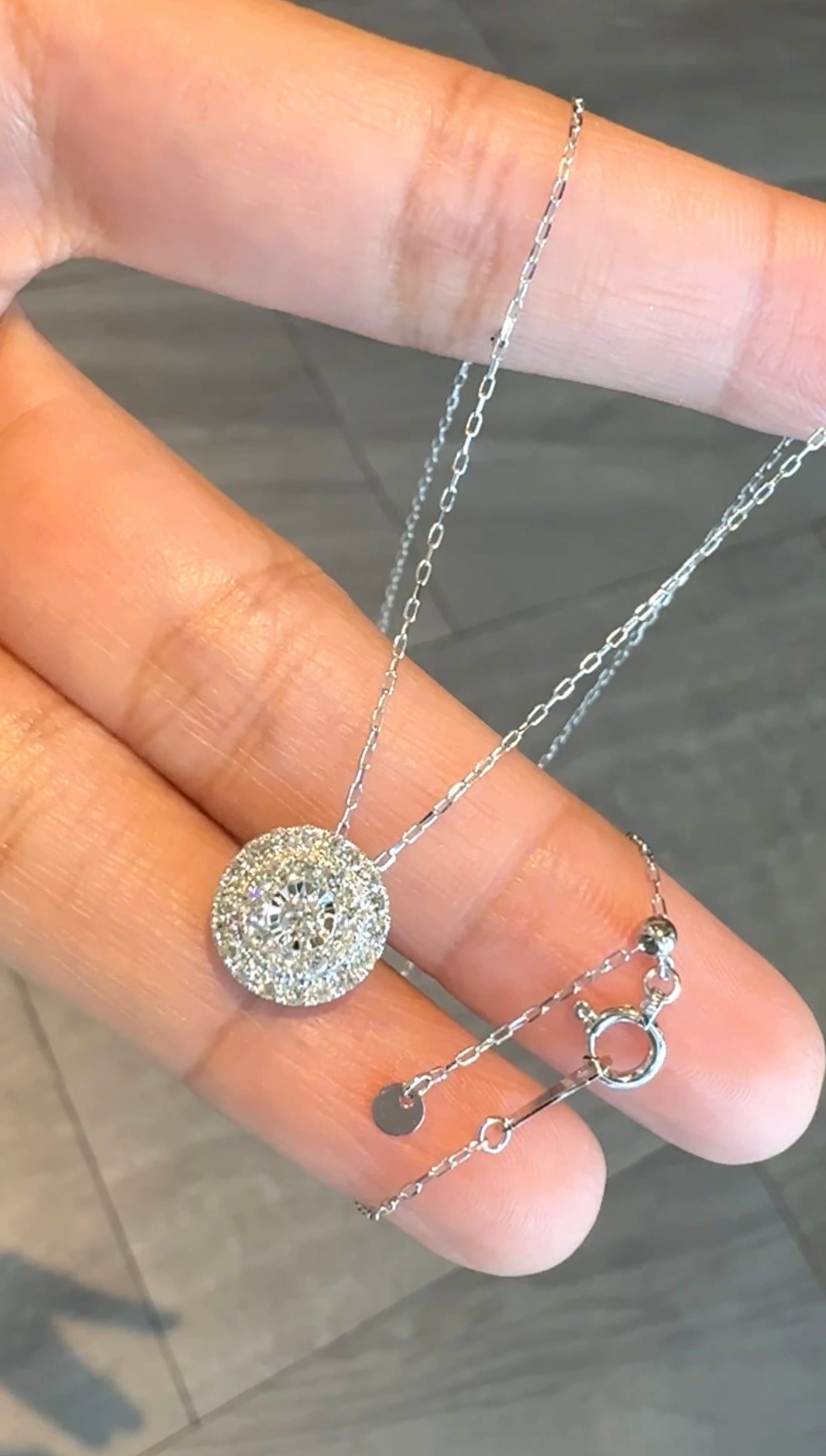 Layla Round Necklace
