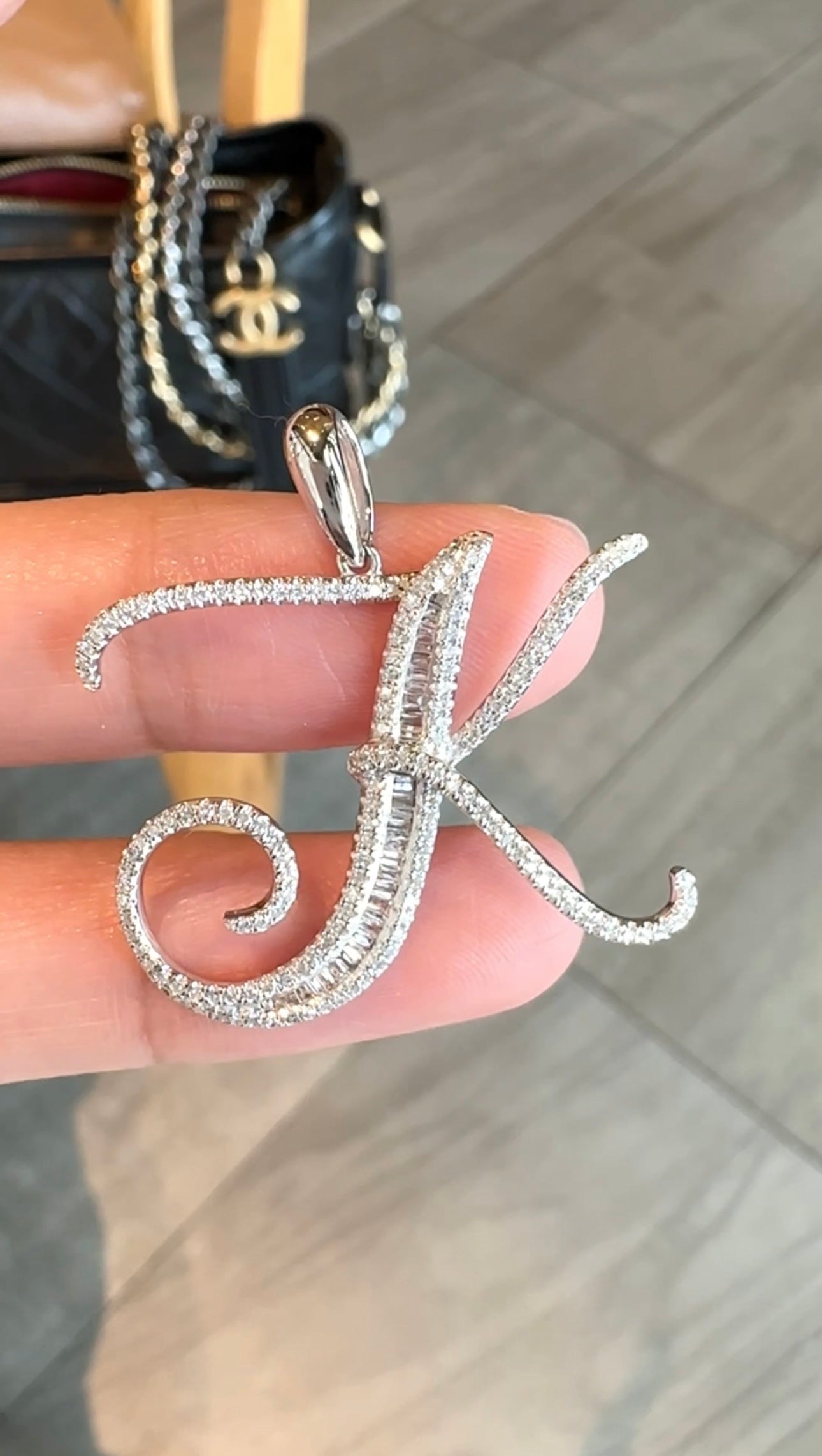 Kim K-Pendant