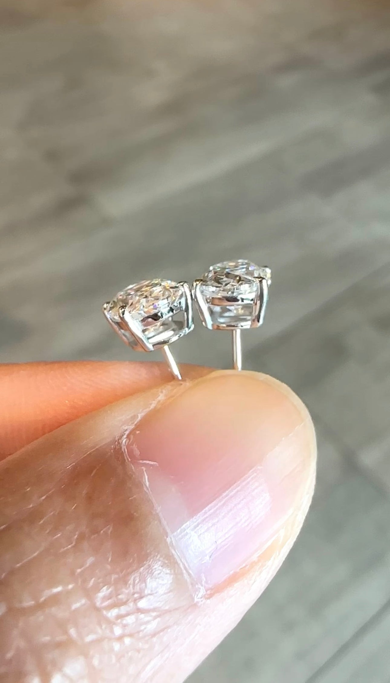 Ava 1-Carat Oval Diamond Earrings