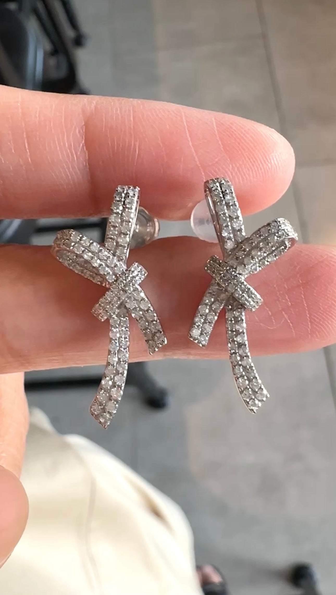Lily Ribbon Diamond Earrings