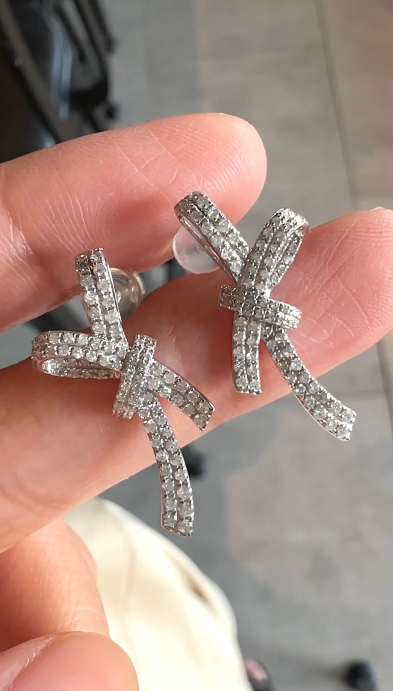 Lily Ribbon Diamond Earrings