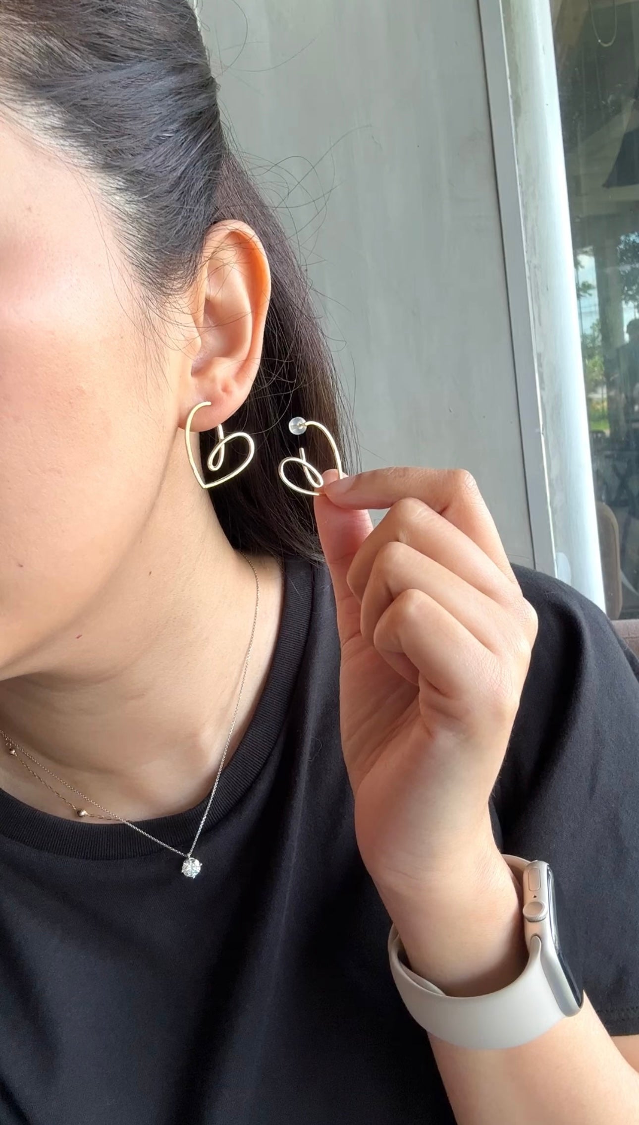 DELILAH Sophisticated Heart Earrrings