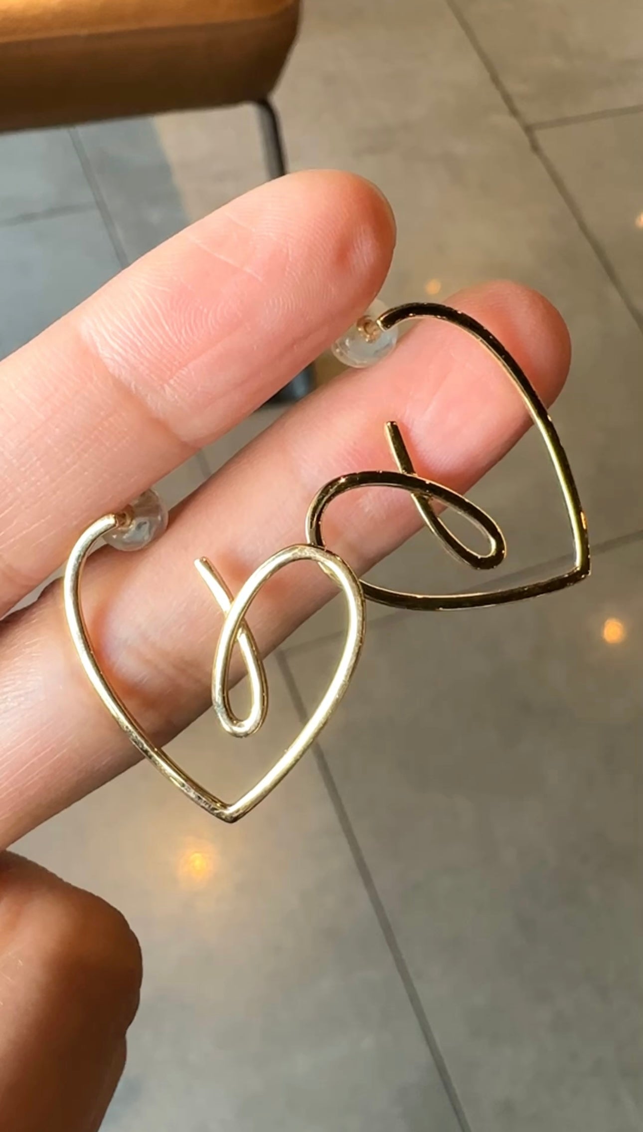 DELILAH Sophisticated Heart Earrrings