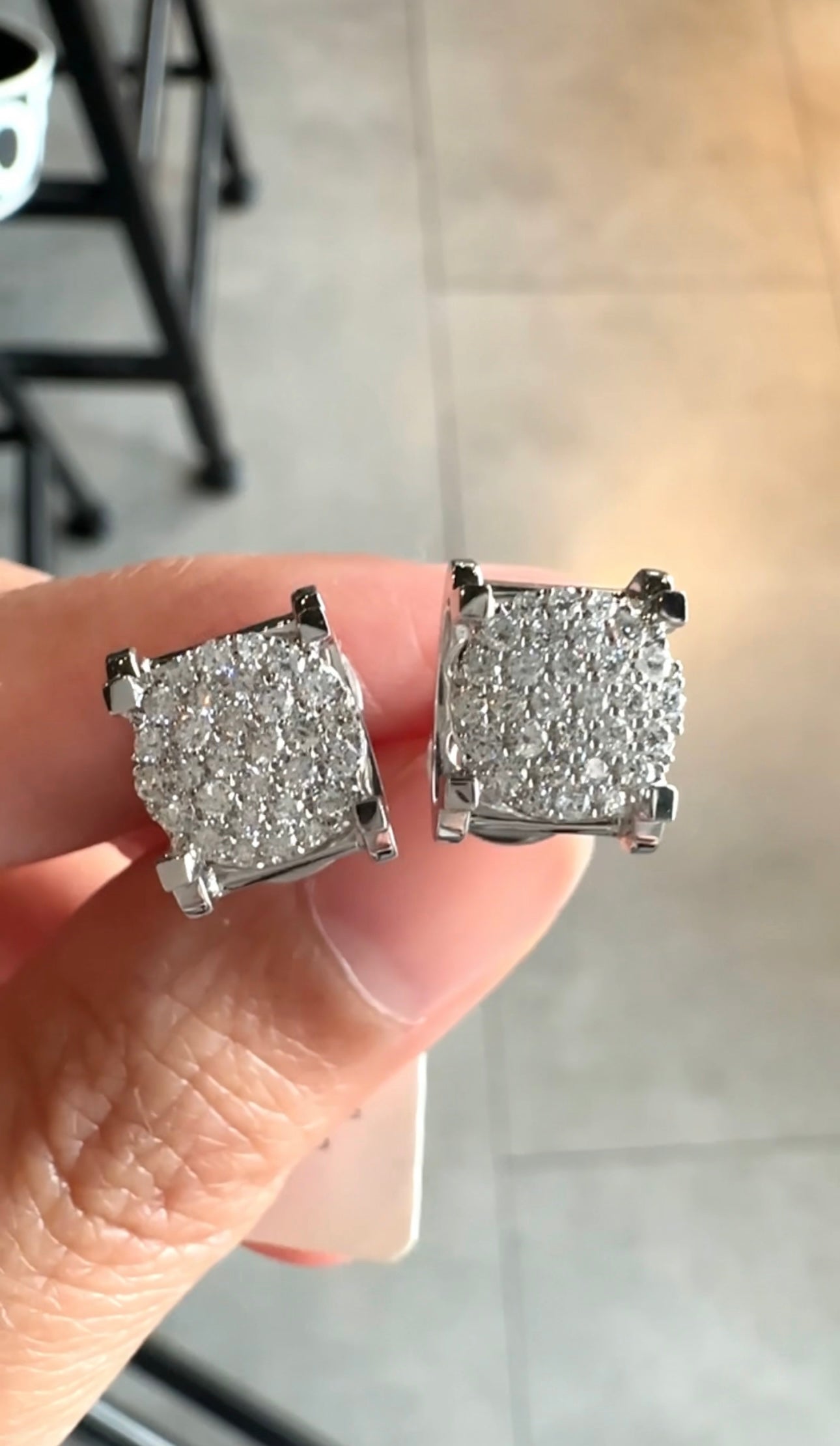 CASSIA Round Diamond Earring
