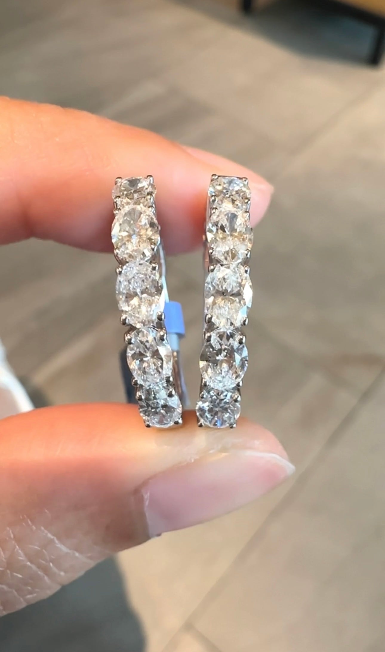 DIANTHA Diamond Creole Earrings