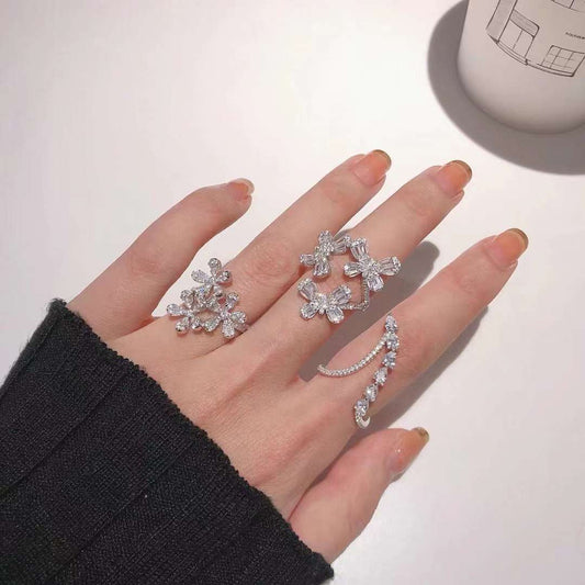 RACHEL Triple Flower Diamond Ring