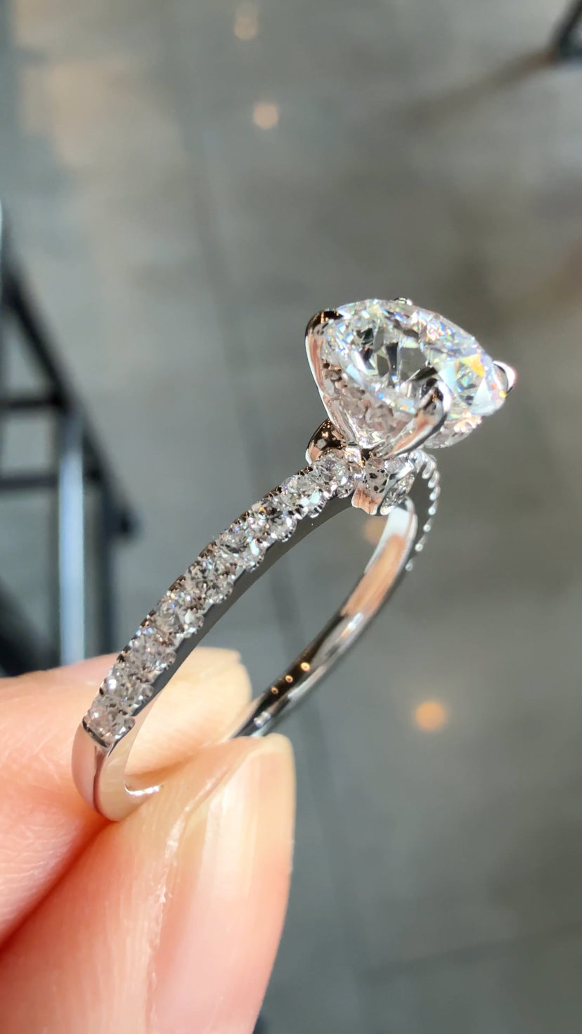 OLIVIA Elegant Diamond Round Ring