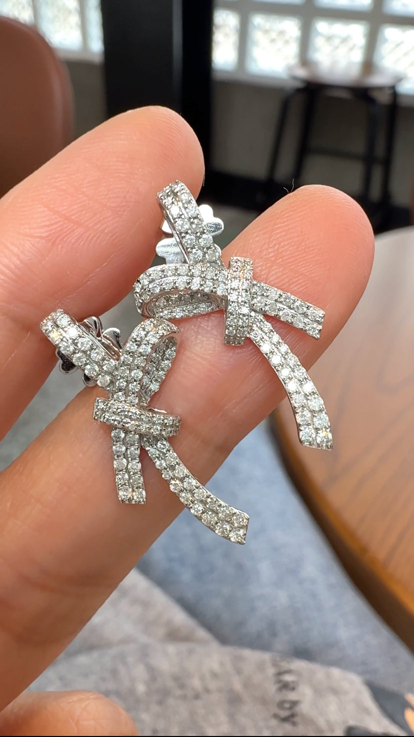 LILY Ribbon Diamond Earrings