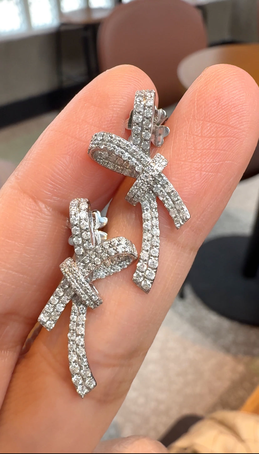LILY Ribbon Diamond Earrings
