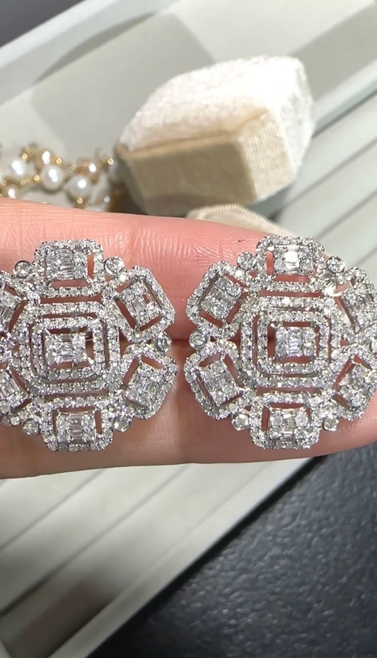 Round Emerald Shaped Earrings