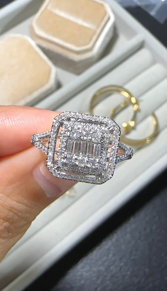 ELENA Sparkling Emerald Ring