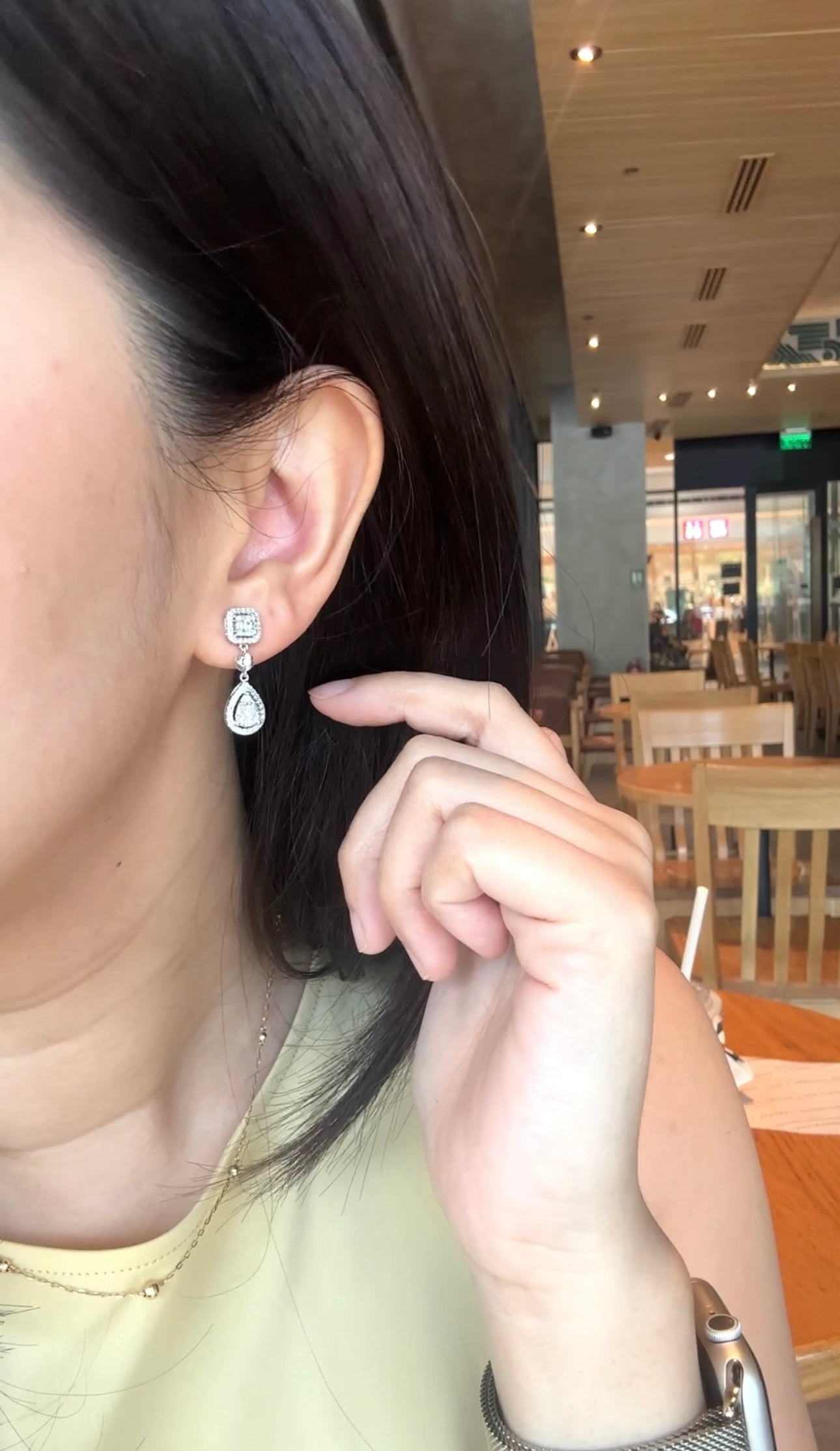 COLLEEN Dangling Earrings