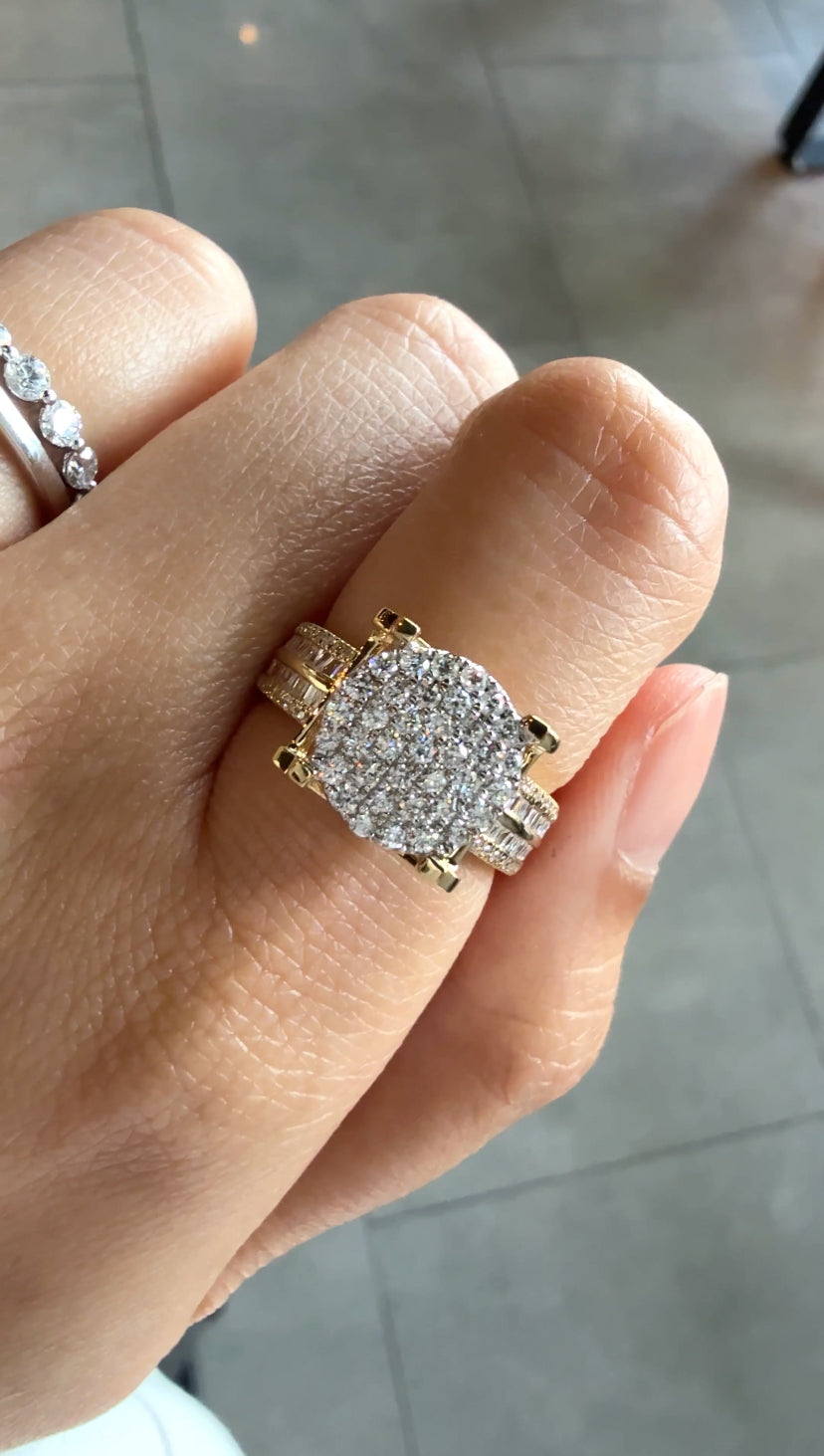 VICTORIA Luxe Square Ring