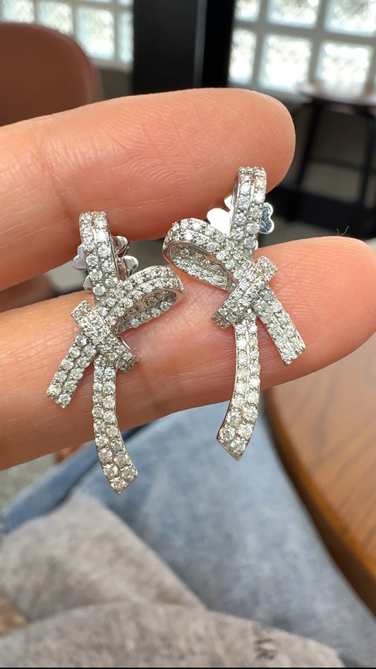 LILY Ribbon Diamond Earrings