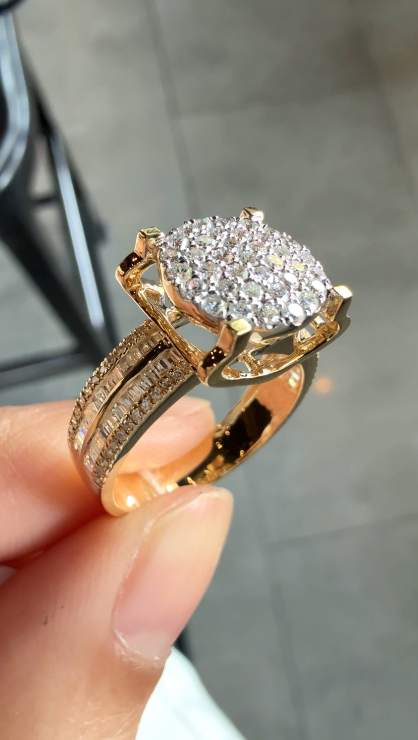 VICTORIA Luxe Square Ring