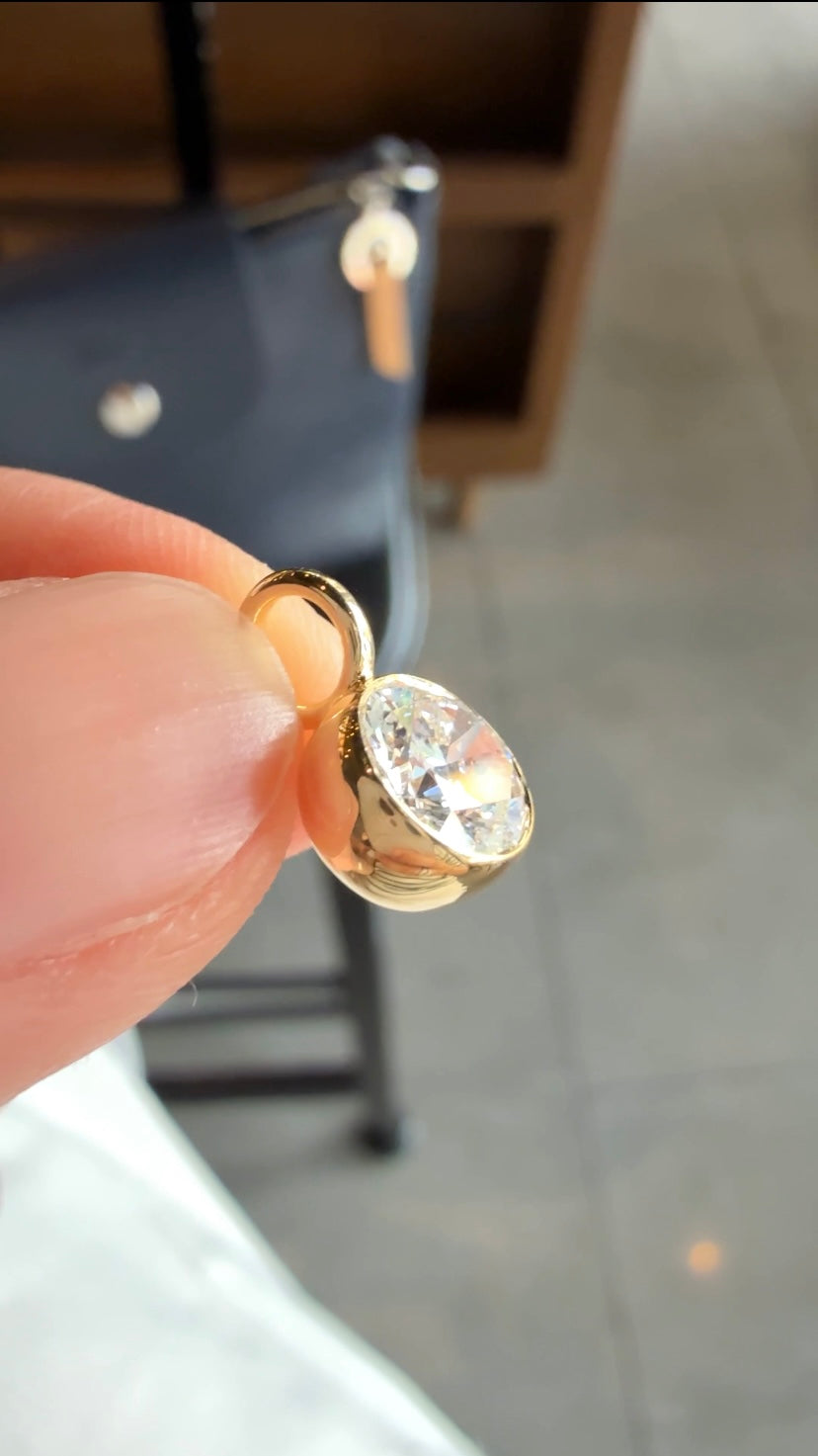 ERLENE Bezel Pendant