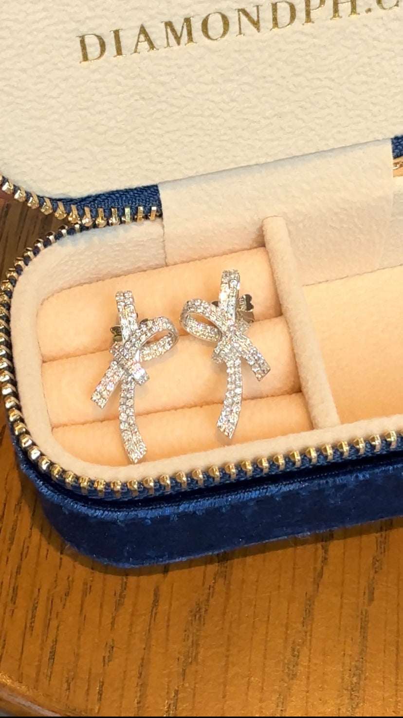 LILY Ribbon Diamond Earrings