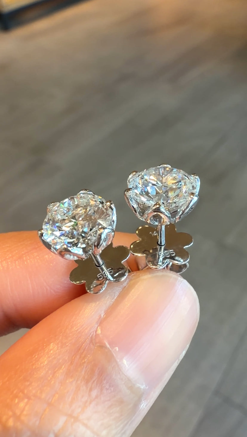 ELODIE 3-Carat Tulip Stud Earrings
