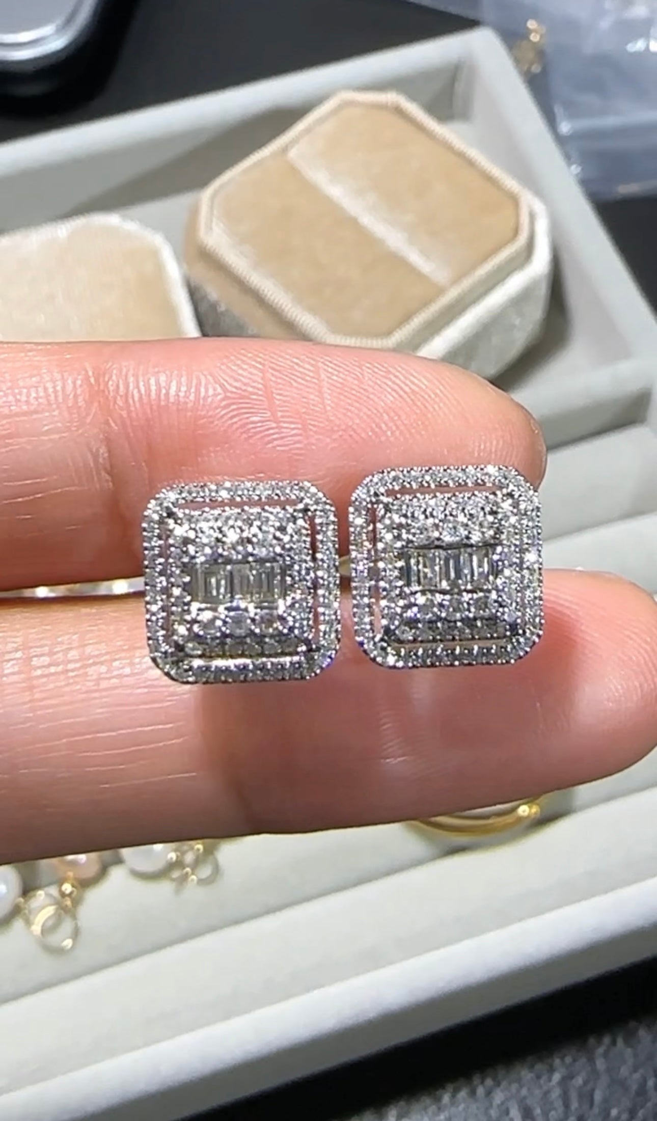ELENA Sparkling Emerald Earrings