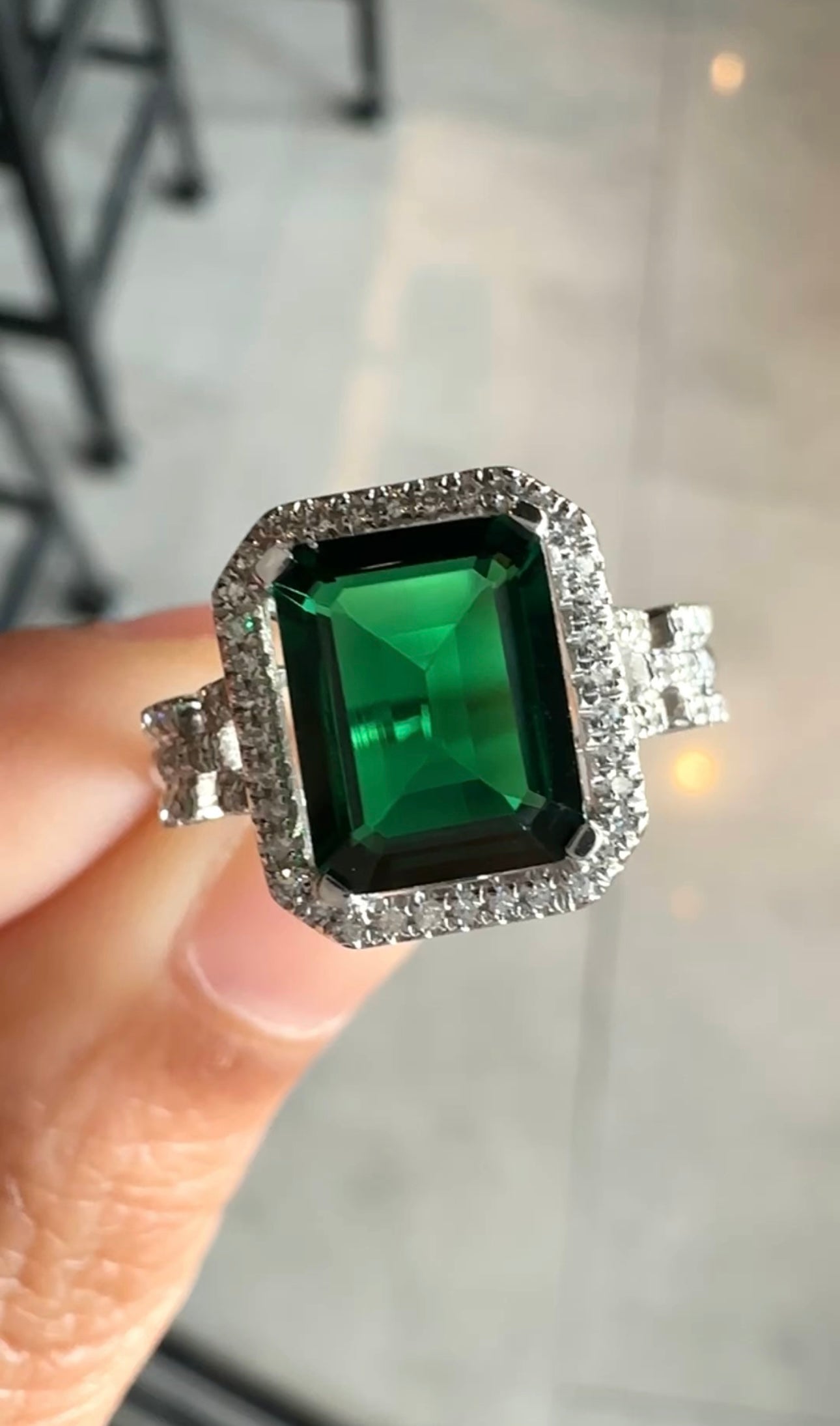 Nalia Emerald Ring
