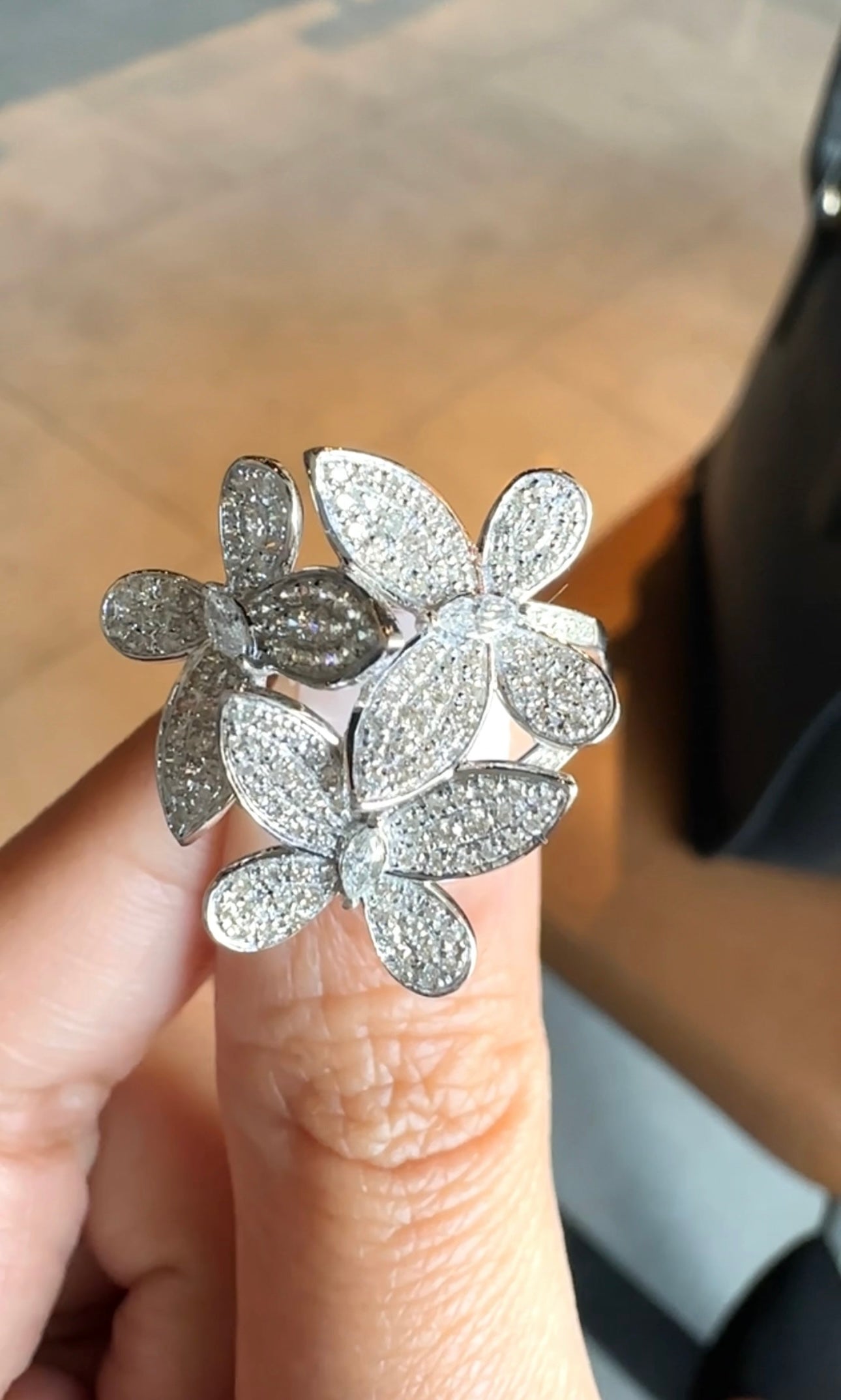 Farah Flower Ring