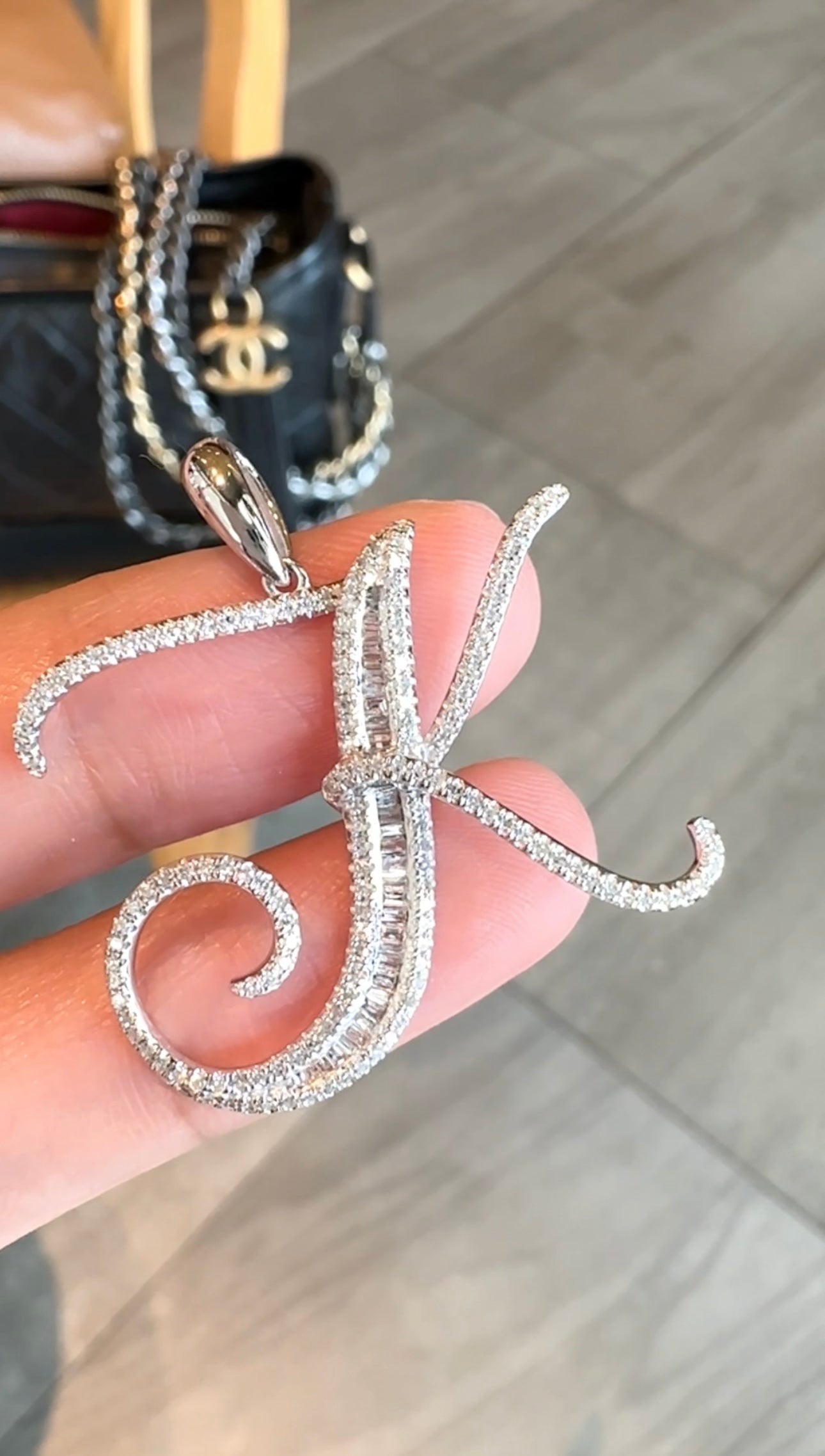 Kim K-Pendant
