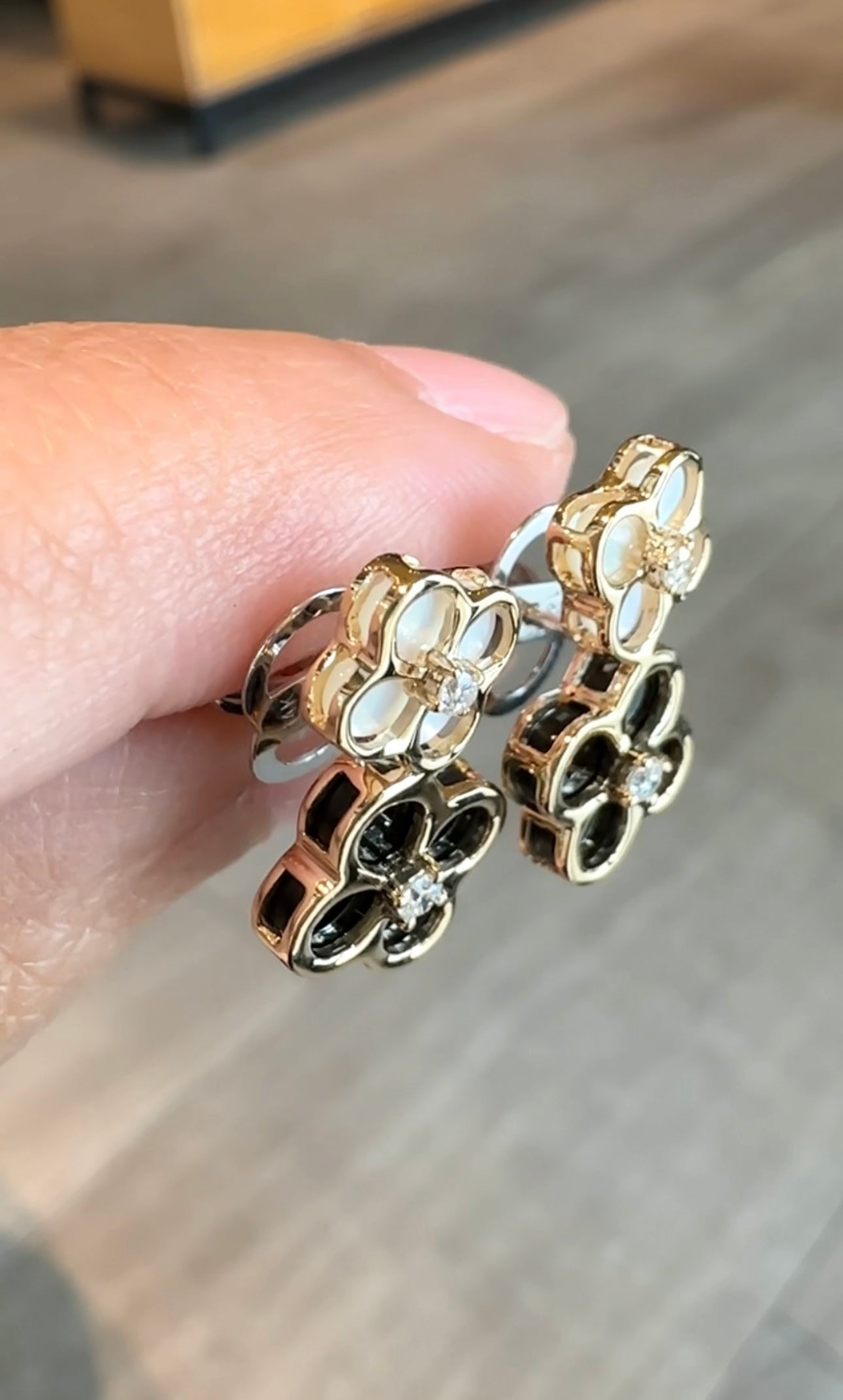 PRIMROSE VCA Design Earrings
