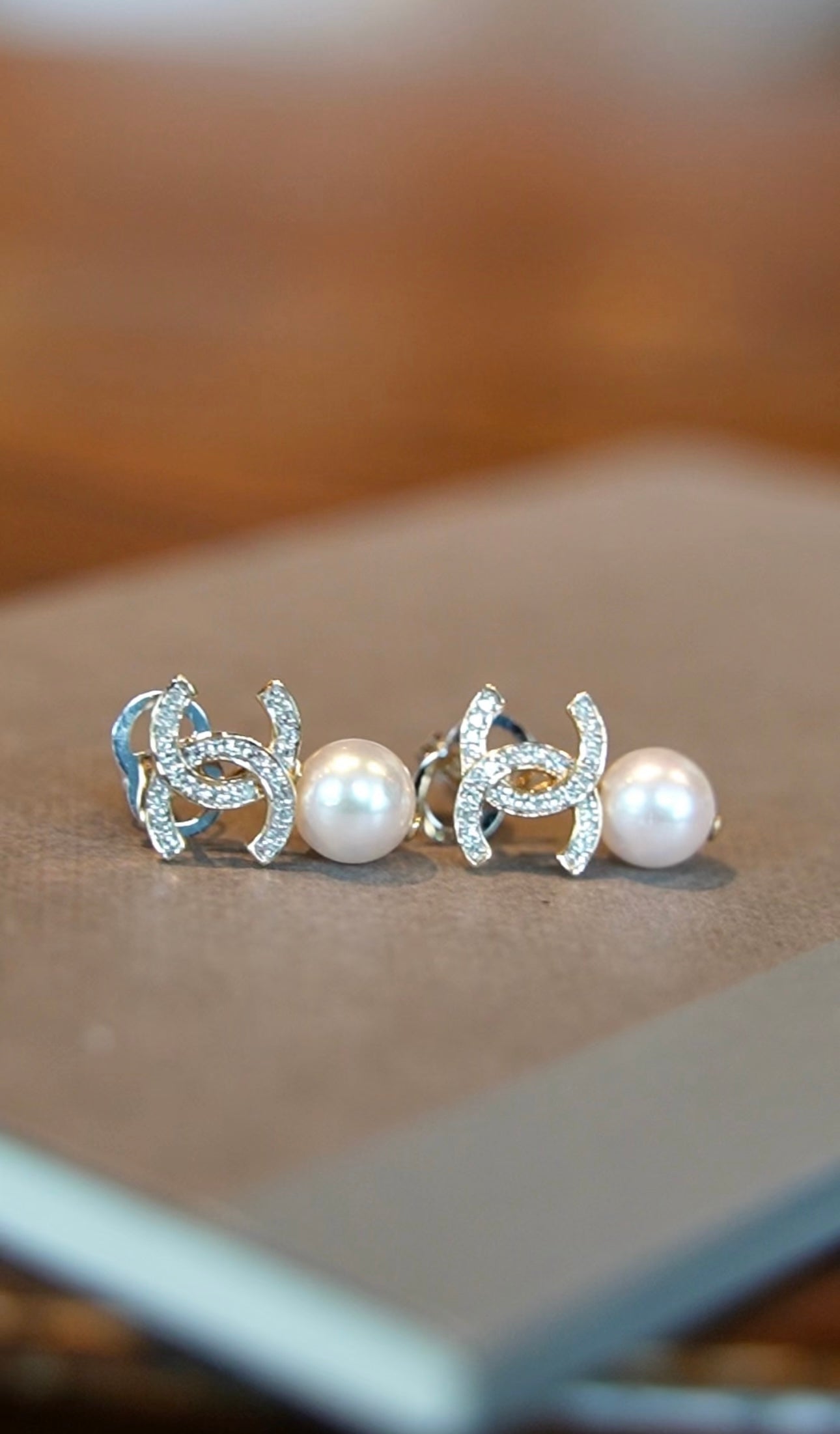 Isla CC Pearl Earrings