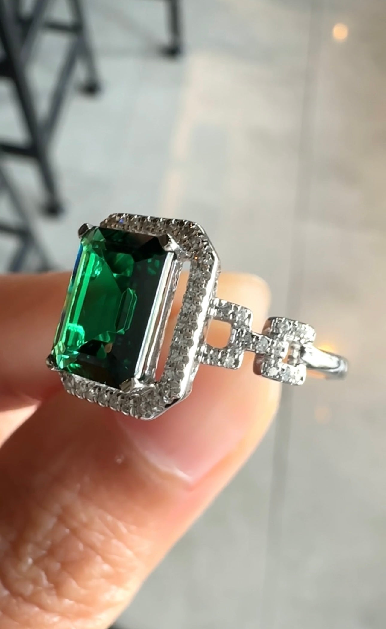Nalia Emerald Ring
